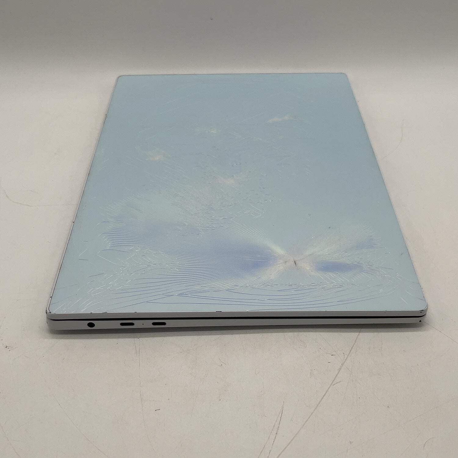 Broken LG Gram Style 16Z90RS 16″ i7-1360P 2.2GHz 32GB RAM 1TB SSD READ