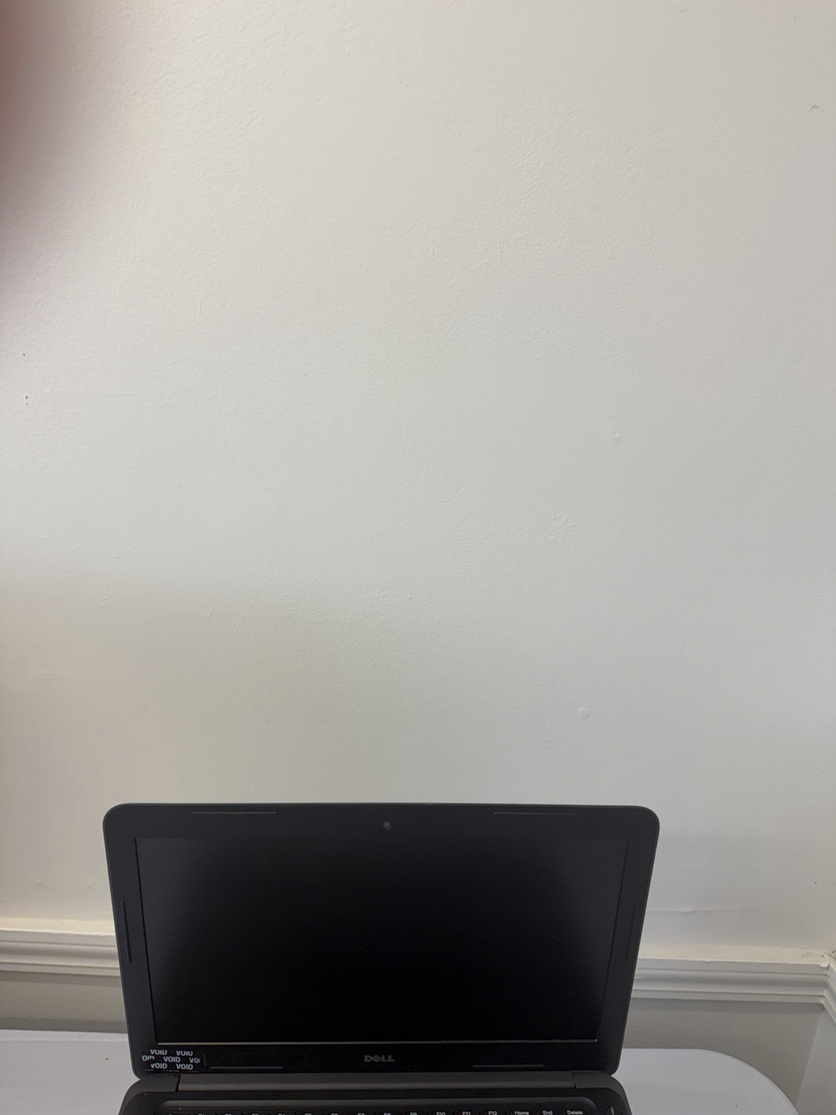 Dell Latitude 3380 Laptop – Good Screen – Intel i3-6006U – RAM 4GB – Read Des