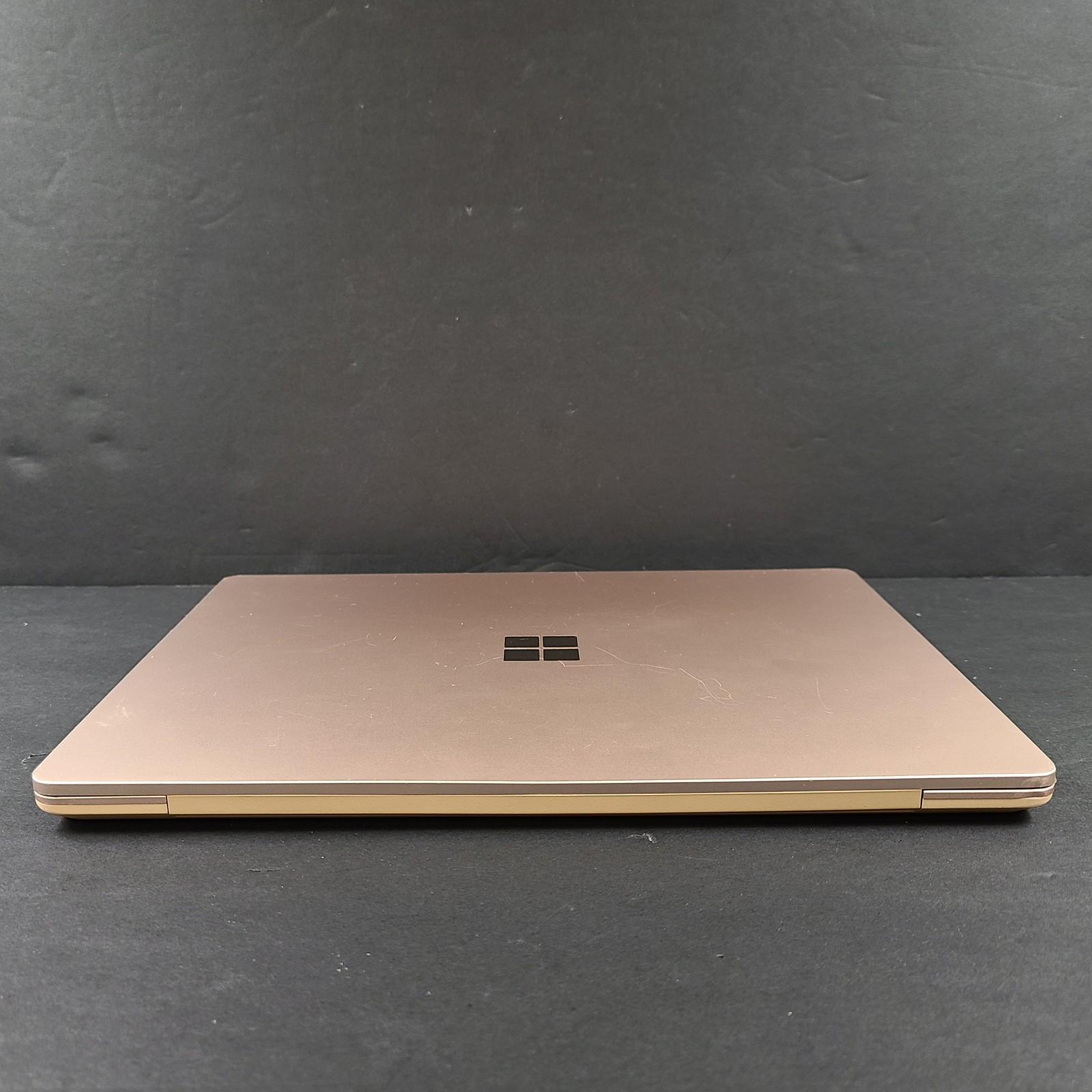 Surface Laptop Go 1943 – 12.4″ – i5-1035G1 CPU @ 1.00 GHz – 128GB SSD – 8GB RAM