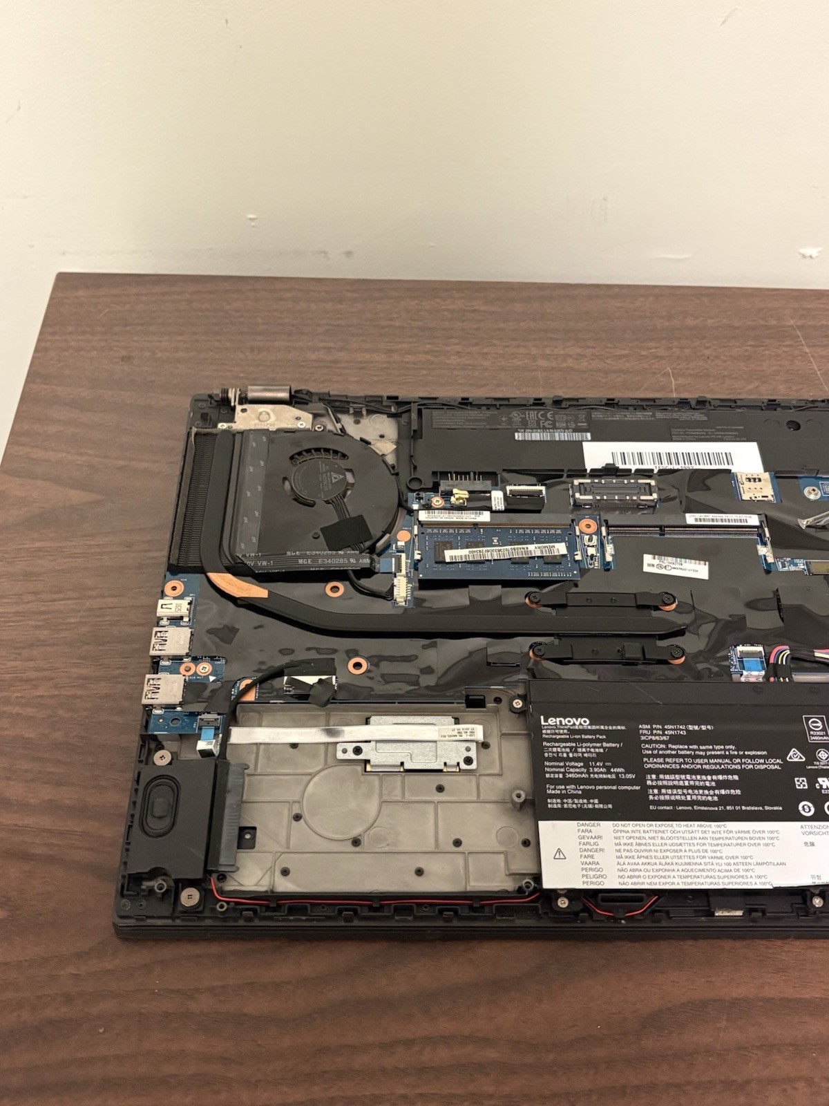 Lenovo Thinkpad T560 i5-6300u 15.6” Laptop For Parts Or Repair BOOTS