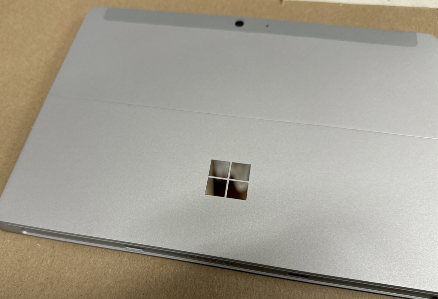 Microsoft Surface Go 2 1926 10.5″ Pentium Gold 4425Y 1.7GHz 4GB RAM 64GB eMMC