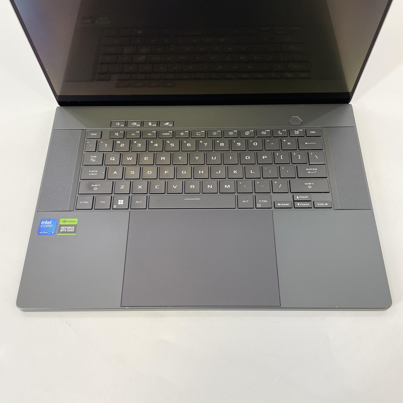 Asus ROG Zephyrus G16 GU605 QHD+ Ultra 9 185H 16GB 1TB RTX 4070 -1 BAD USB PORT