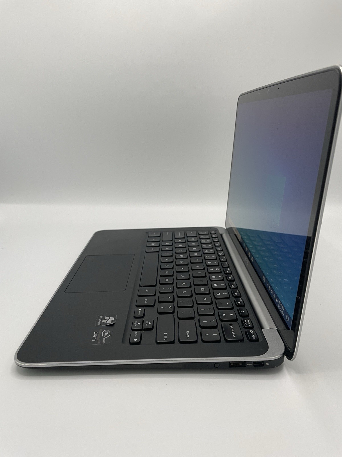 Dell XPS L321X Intel Core i5-2467M @1.60 GHz 4 GB RAM 128 GB SSD 13.3″ Win10 Pro
