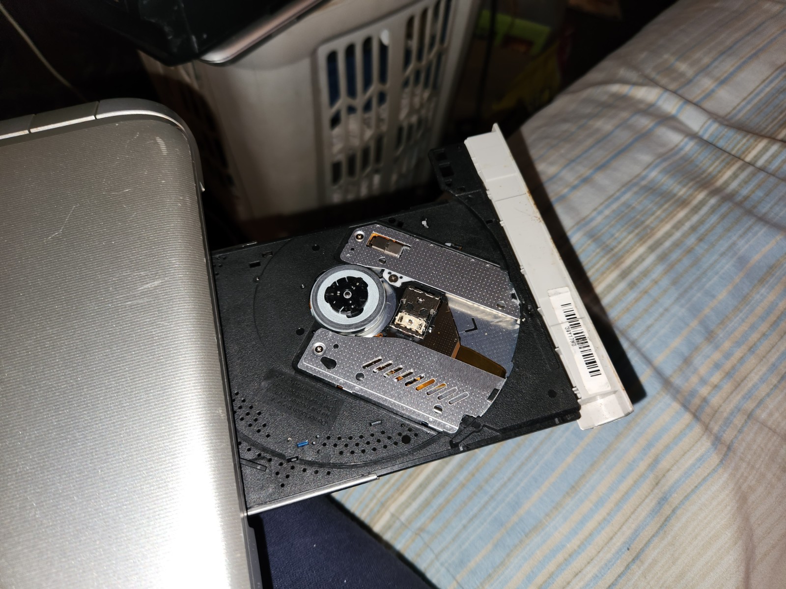 HP PAVALION 17 NOTEBOOK COMPUTER Beats Audio 8GB RAM AMD A10-5745M APU works