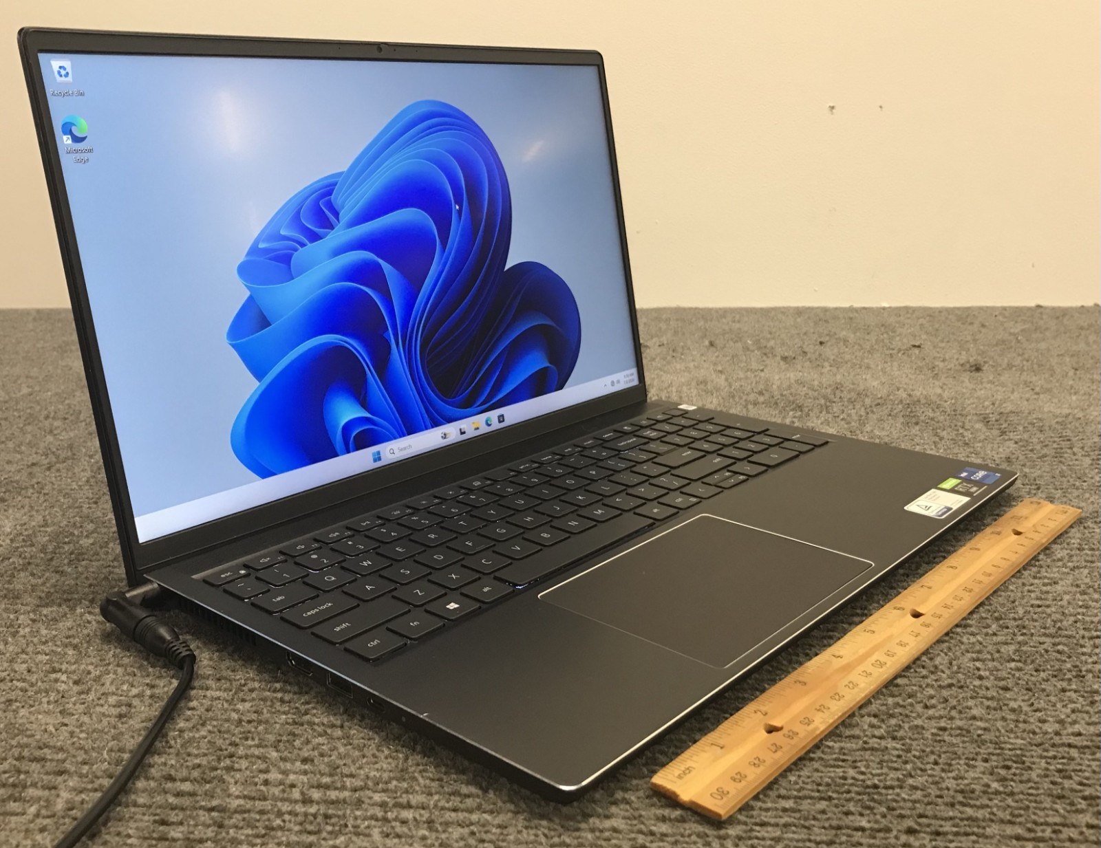 Dell Vostro 15 7510 15.6″ Laptop i7-11800H 8GB RAM 512GB NVMe, As Is