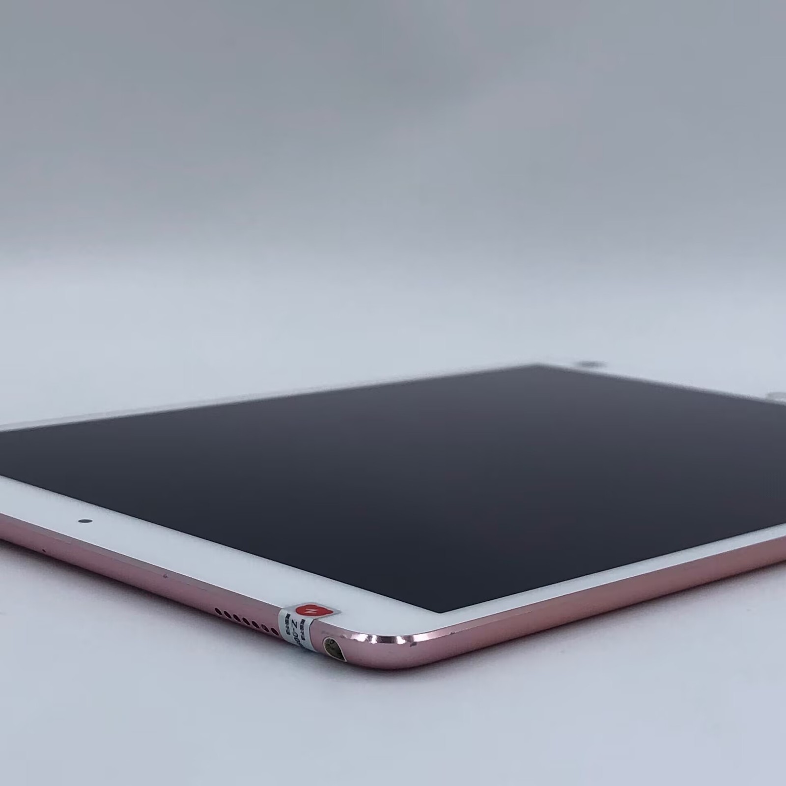 Apple iPad Pro 10.5 (2017) 10.5″ WI-FI 64GB 256GB 512GB iOS 10.3.2 8134mAh