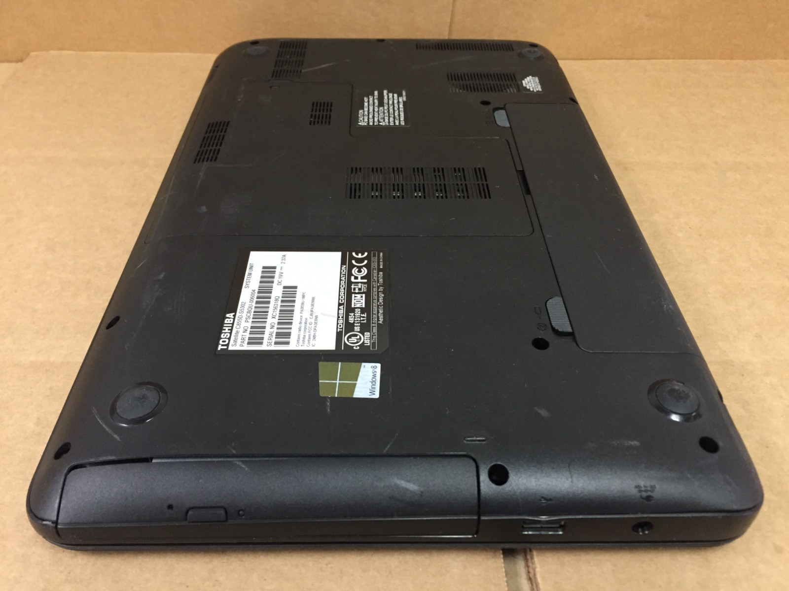 Toshiba Satellite C855D-S5302 15.6″ Laptop AMD E-300 8GB RAM NO HDD/AC – Tested