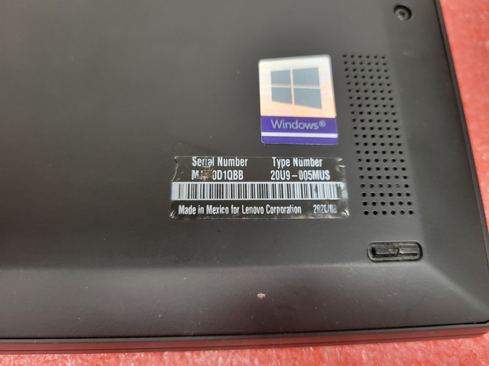 Lenovo ThinkPad X1 Carbon Gen 8 14″ i7-10510U 16GB RAM 512GB SSD | C1076