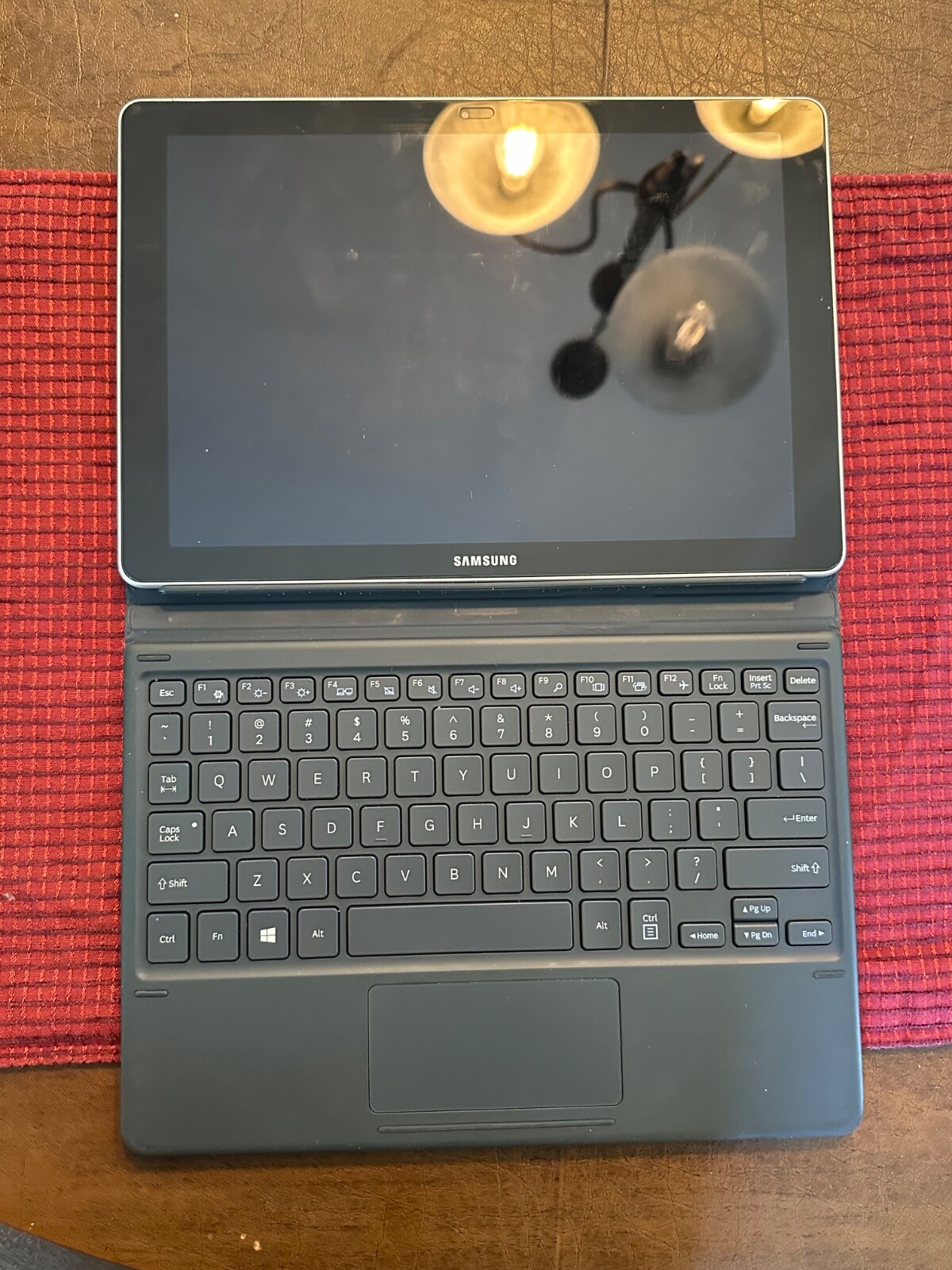 Samsung Galaxy Book 10.6″ Silver with original box – Used – Good