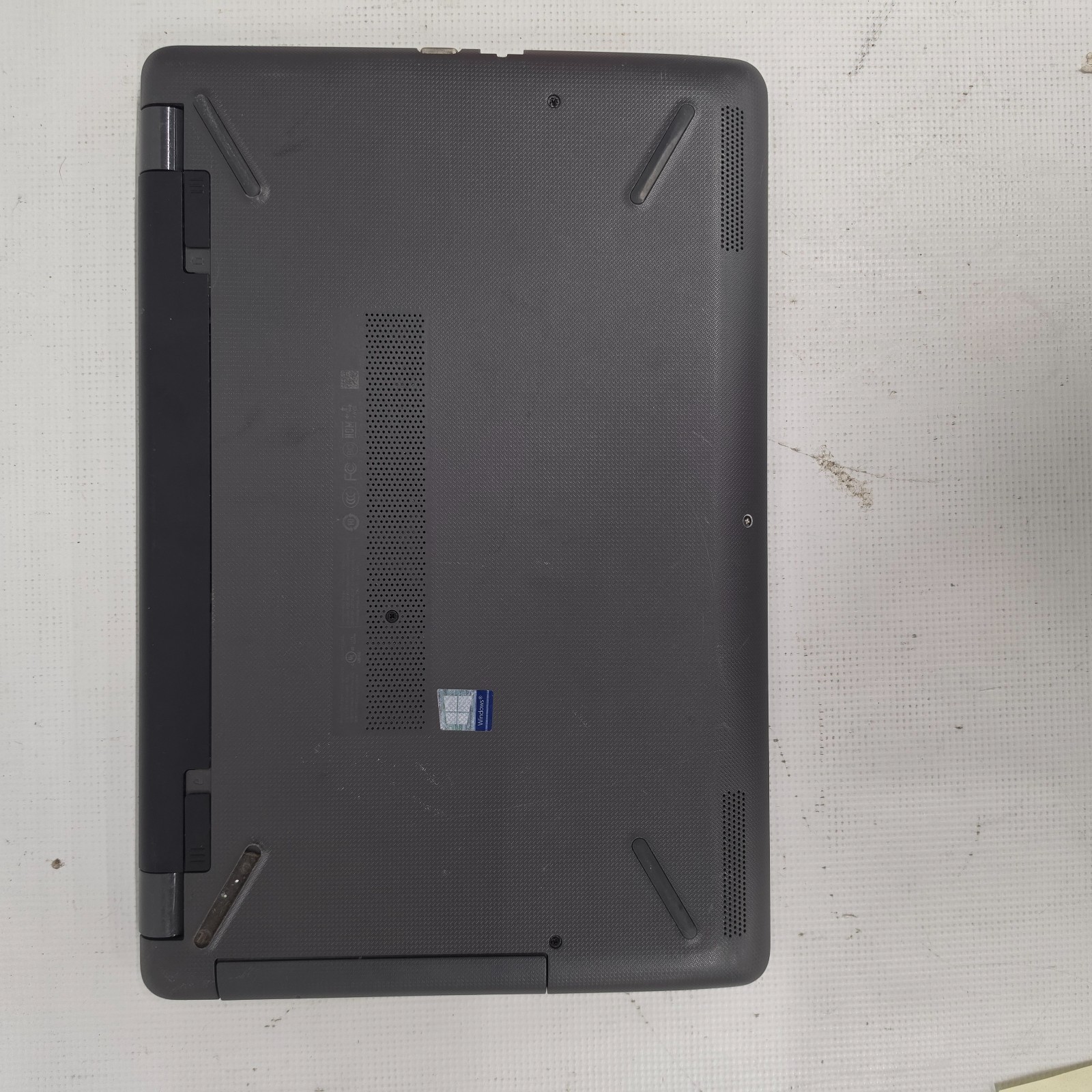 HP 255 G6 Laptop 15.6″ Win 10 Pro AMD A6-9225 R4 8GB Ram 256GB SSD (as-is read)