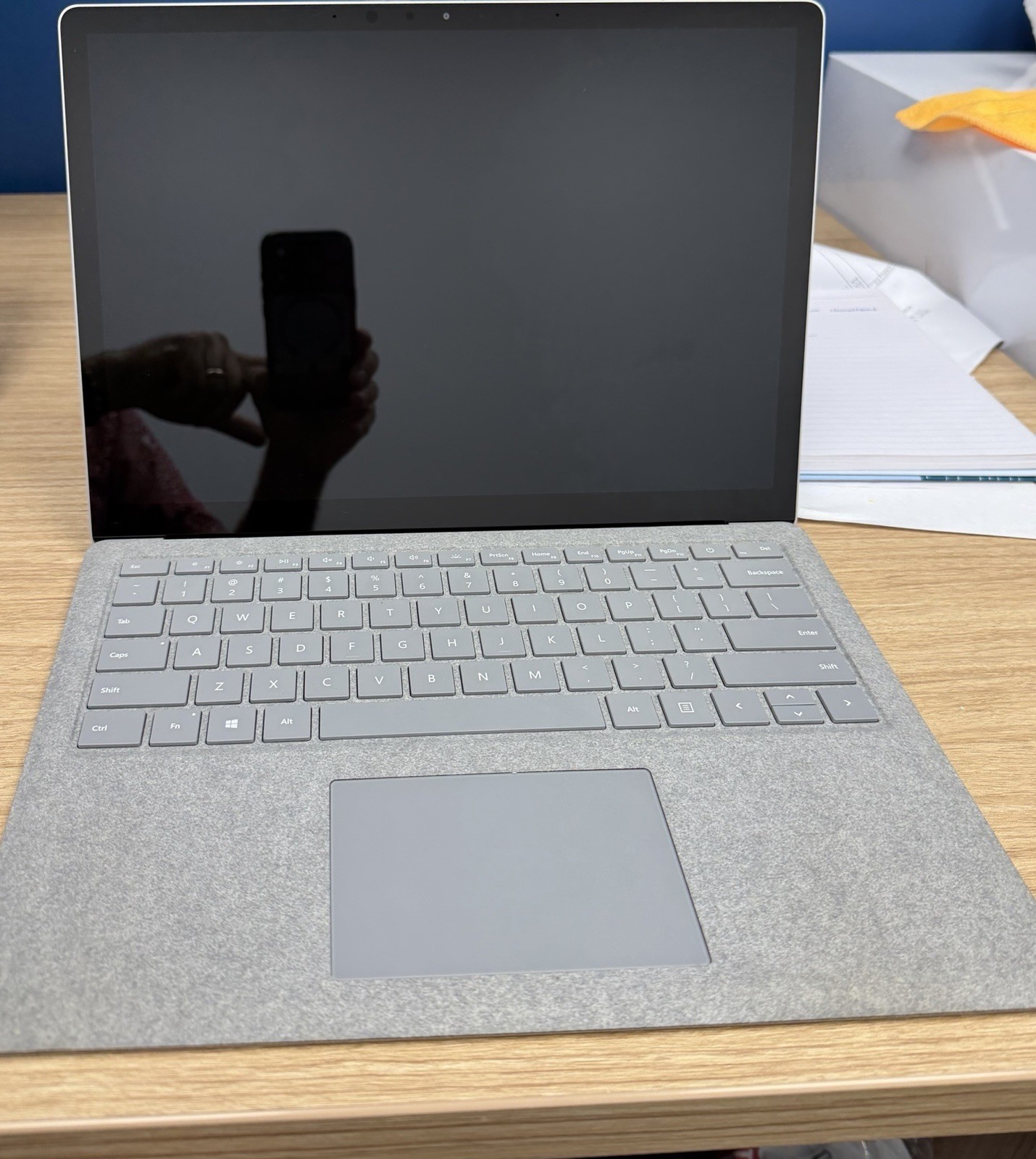 Microsoft Surface 1769 1st Gen Laptop 1769 13.5″ i7-7660U 2.5GHz 16GB RAM 512GB
