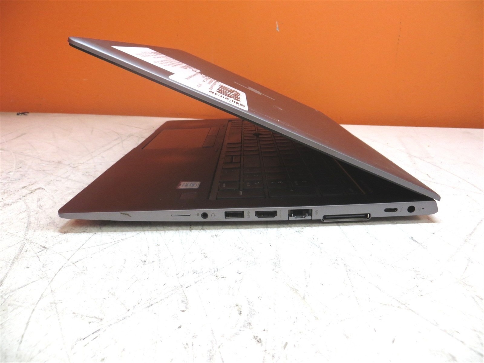 Bad Keyboard HP ZBook 15u G5 Laptop Intel i7-8550U 1.8GHz 8GB 256GB SSD No PSU