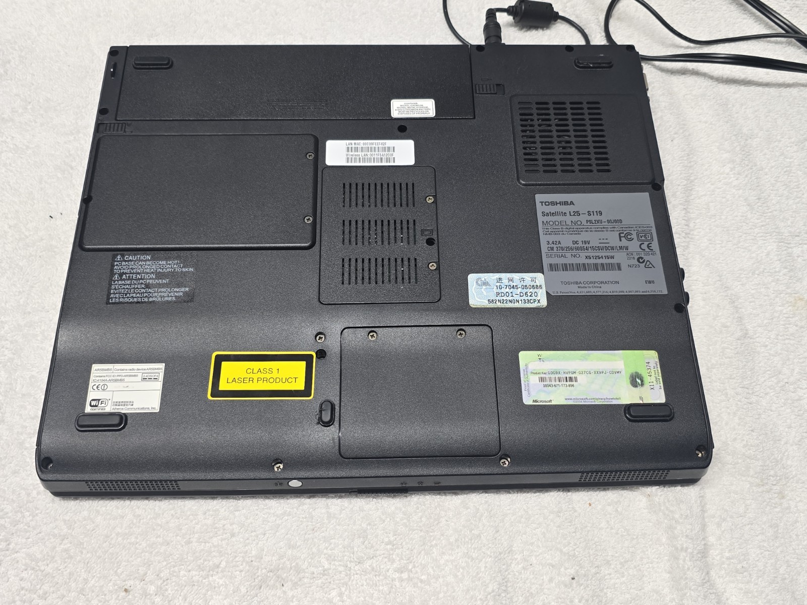 Toshiba Satelite L25-S119 PSL2XU-OOJOOD Intel Laptop Computer w/ Handheld Mouse