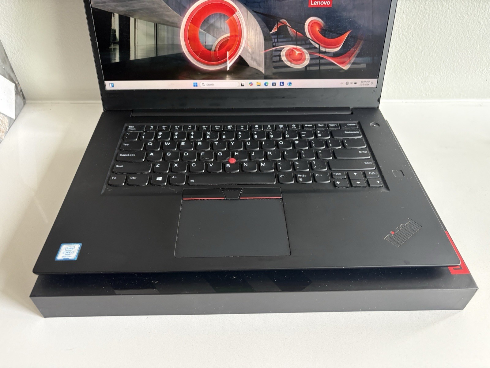 Lenovo ThinkPad P1 Gen 2 15.6″ Intel Core i7-9850H 2.60 GHz 32GB RAM 512GB Black