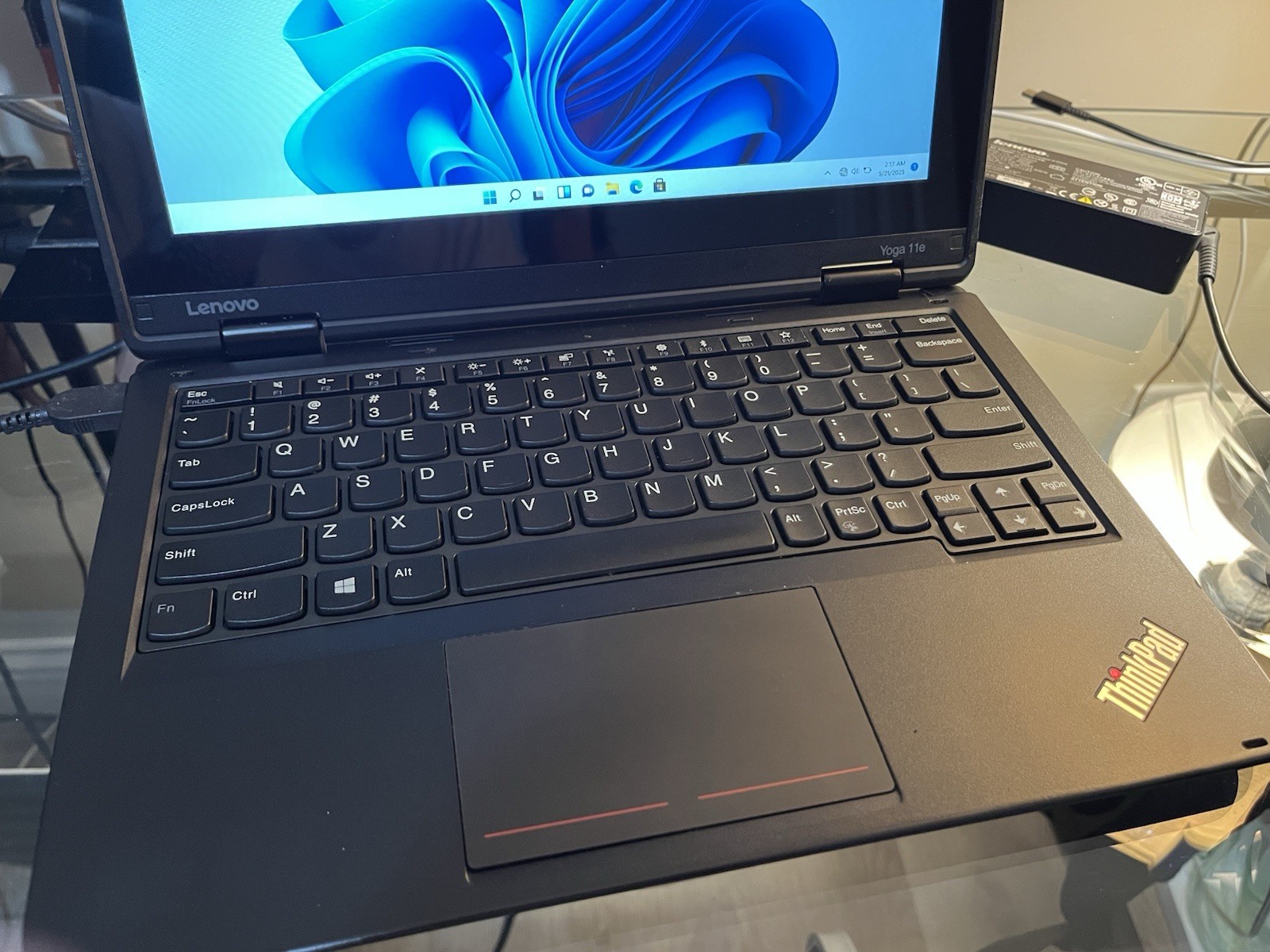 Lenovo Thinkpad Yoga 11e 4th gen core i3 7th gen Windows 11 16gb RAM