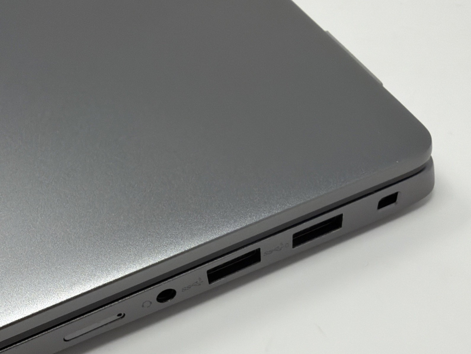 A- GRADE Dell Latitude 7440 14″ FHD+ Touch Aluminum Laptop i7-1365U 256GB | 32GB