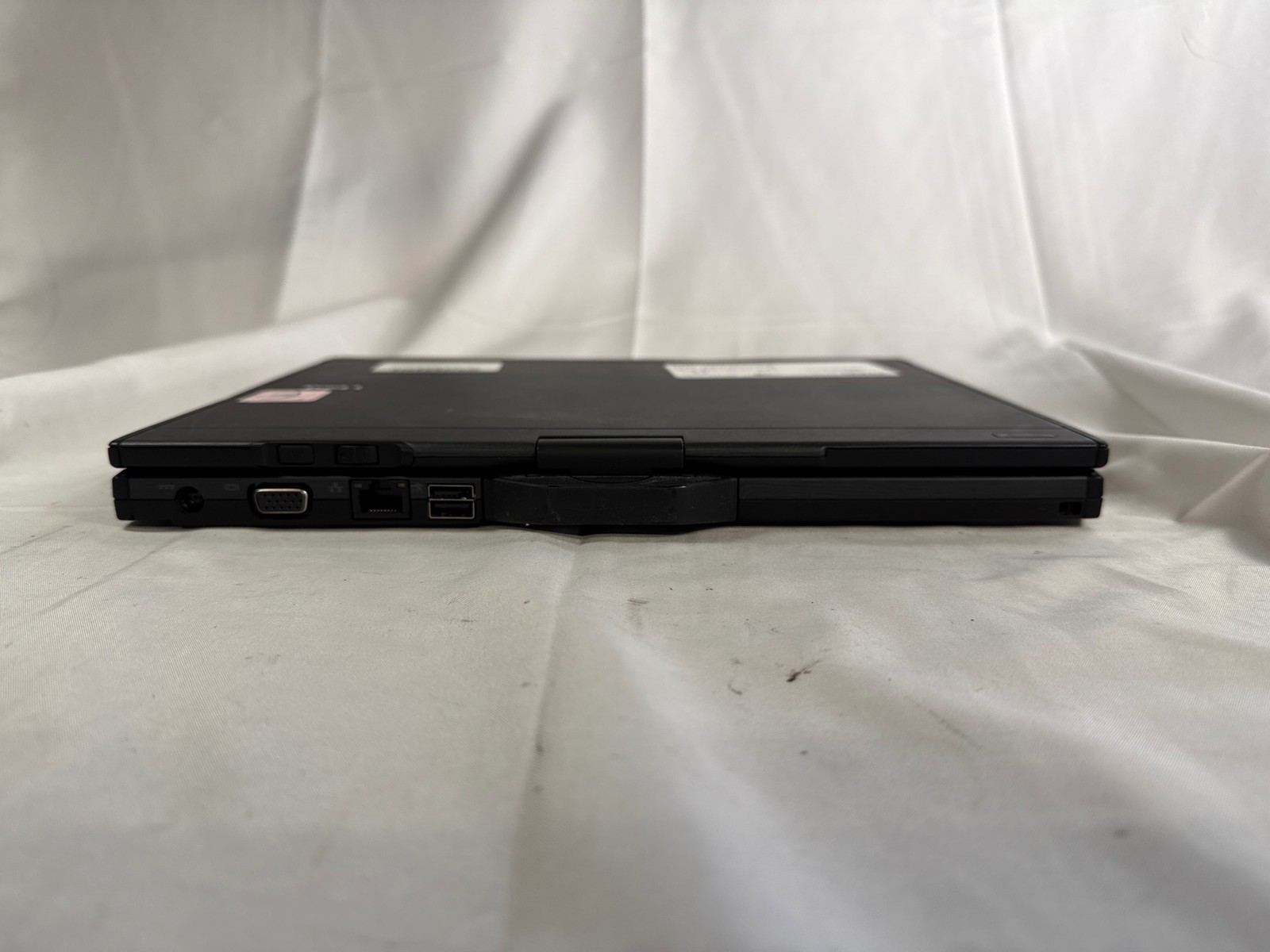 Dell Latitude XT2 Core 2 Duo U9600 1.6GHz 3 GB No Drive 12.1″ FOR PARTS/REPAIR