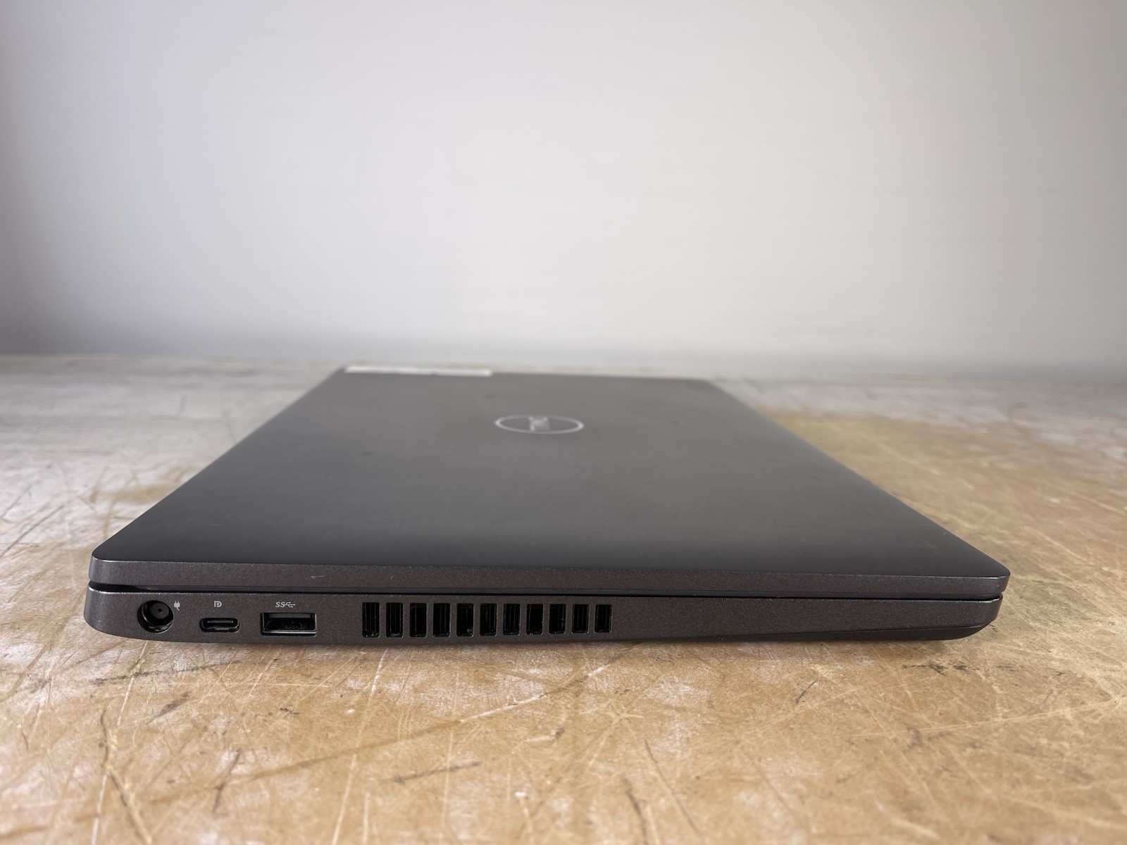 DELL LATITUDE 5500 i5-8365U @ 1.60GHz, 16GB RAM, NO HDD/OS – (FOR PARTS)
