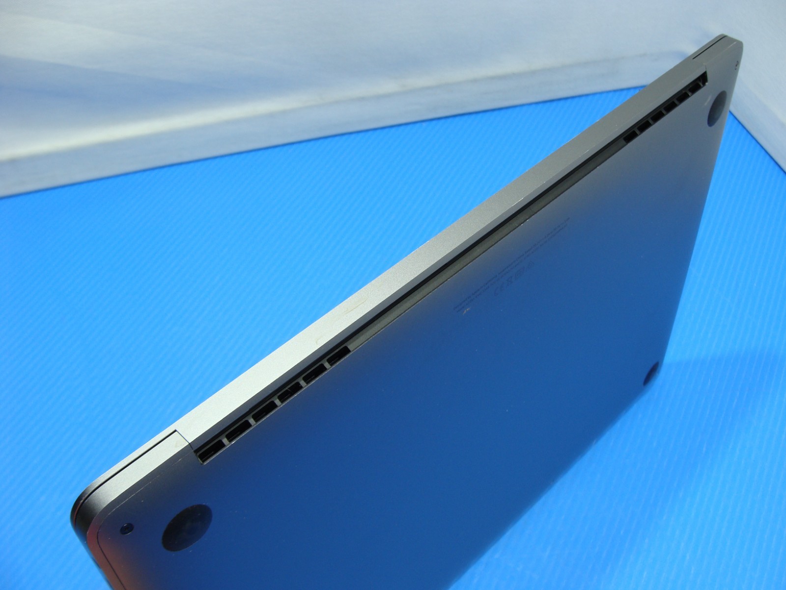 Apple MacBook Pro 13″ (2020) A2251/BTO i7-1068NG7 2.3GHz 32GB 512GB Sequoia +PA
