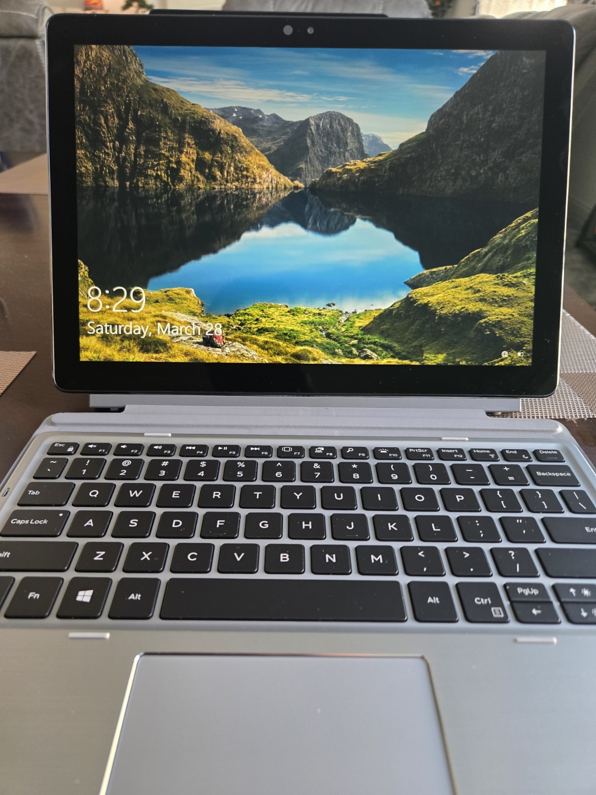 Dell Latitude 7200 Tablet – 1.9 GHz i7-8665U 8GB 256GB 12.3″ Touchscreen