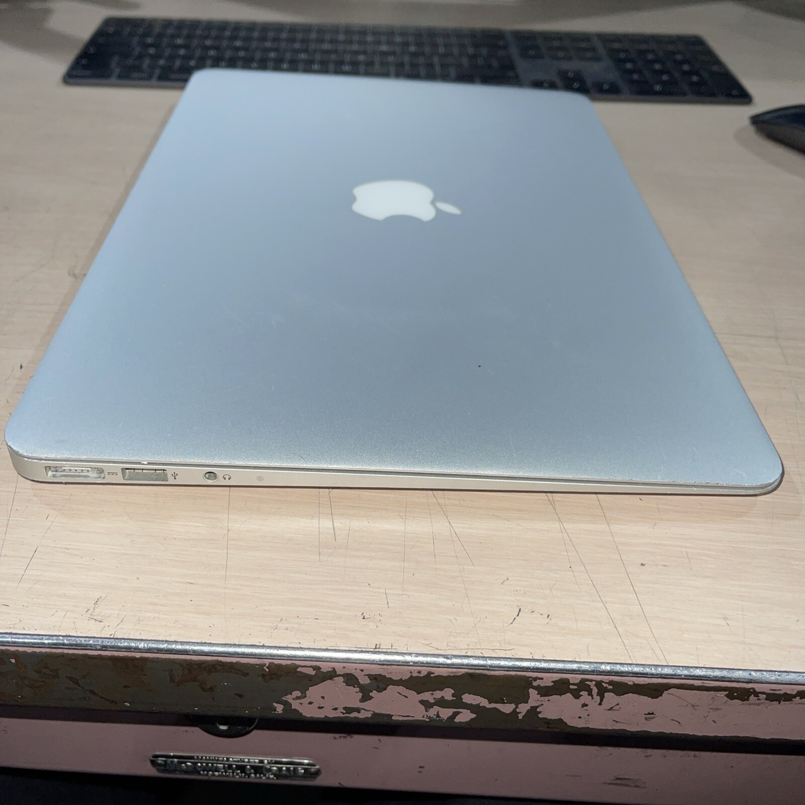 Apple Macbook Air Mid 2012 i5-3427U 1.8GHZ 4gb RAM NO HD