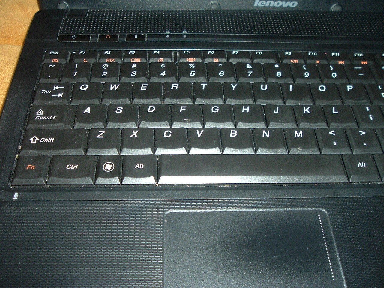 Lenovo G560 Laptop As Is Non Working For Parts w/ Power Adaptor & Owner Manuals