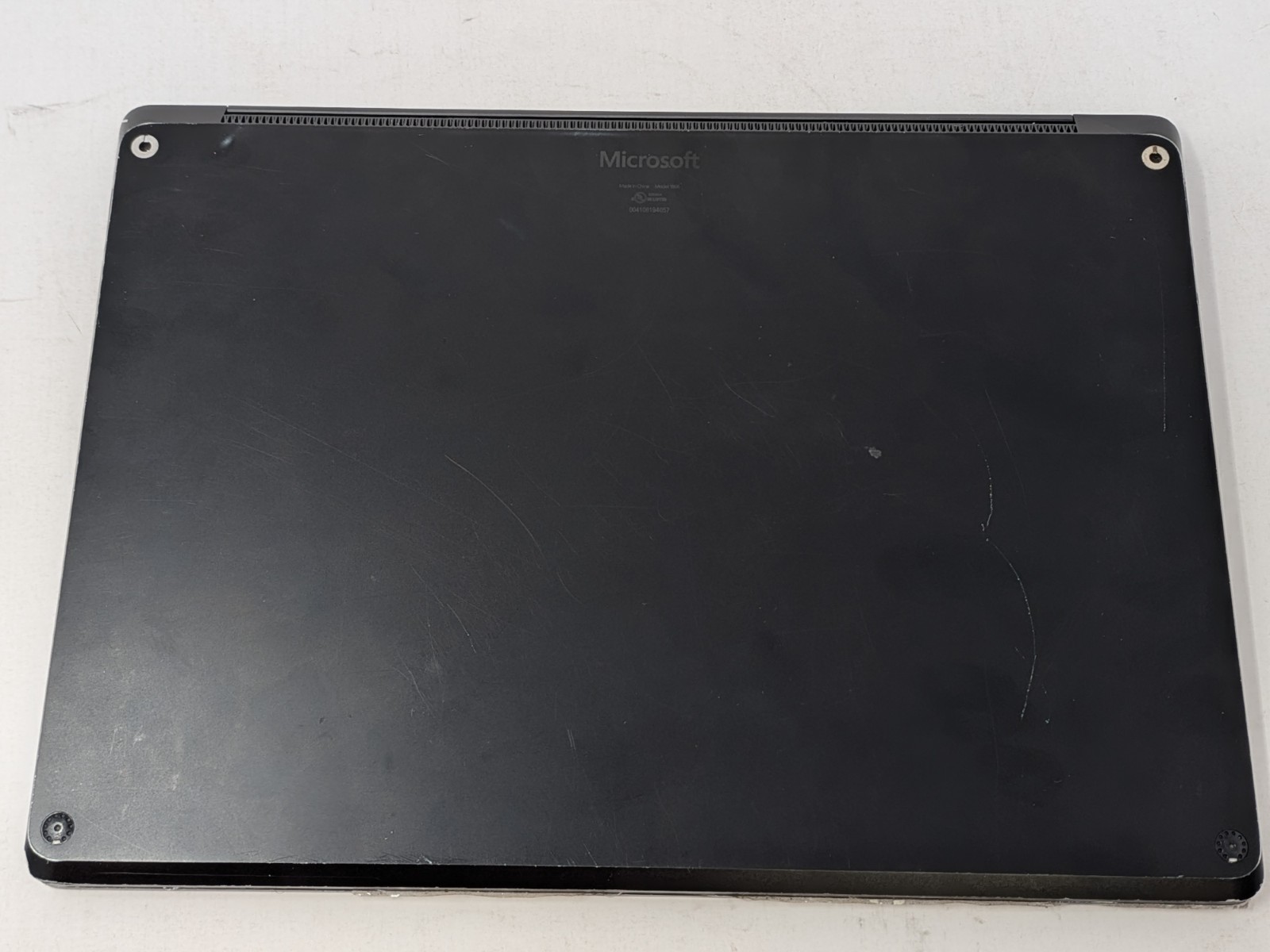 Microsoft Surface Laptop 3 13.5″ i5-1035G7 8GB RAM 256GB SSD Cracked Screen READ