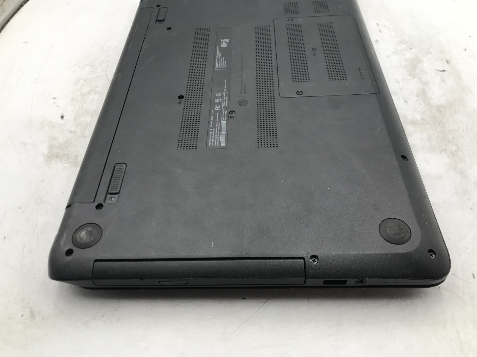 HP 15 F019DX – BOOTS TO BIOS – INTEL I3 4030U – NO RAM – NO OS – READ DESC – BB!