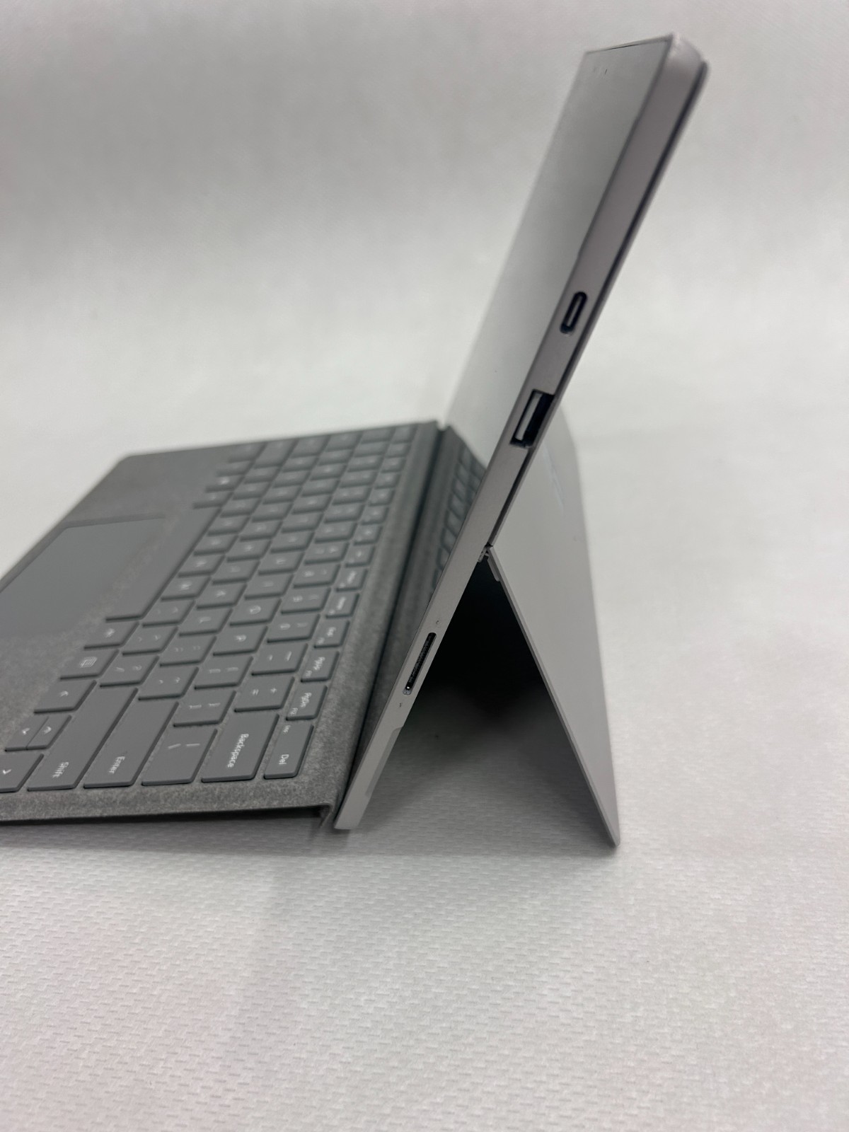 Microsoft Surface Pro 7 12.3in 10th Gen i5 8GB 256GB Type cover keyboard