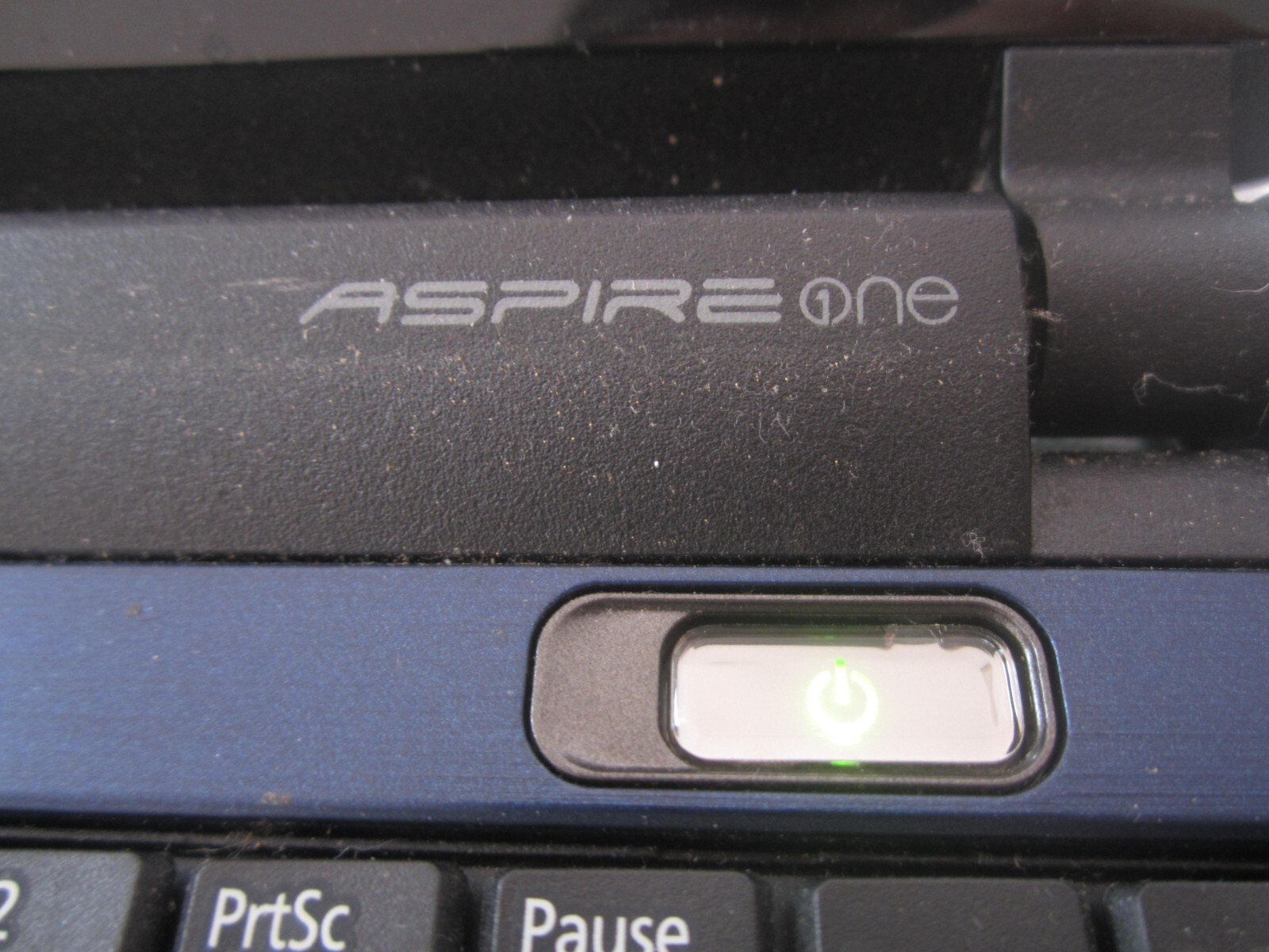 BLUE Acer Aspire One D150-1165 Laptop 1GBRAM 160GBHD GOOD SCREEN NoCORD – WORKS