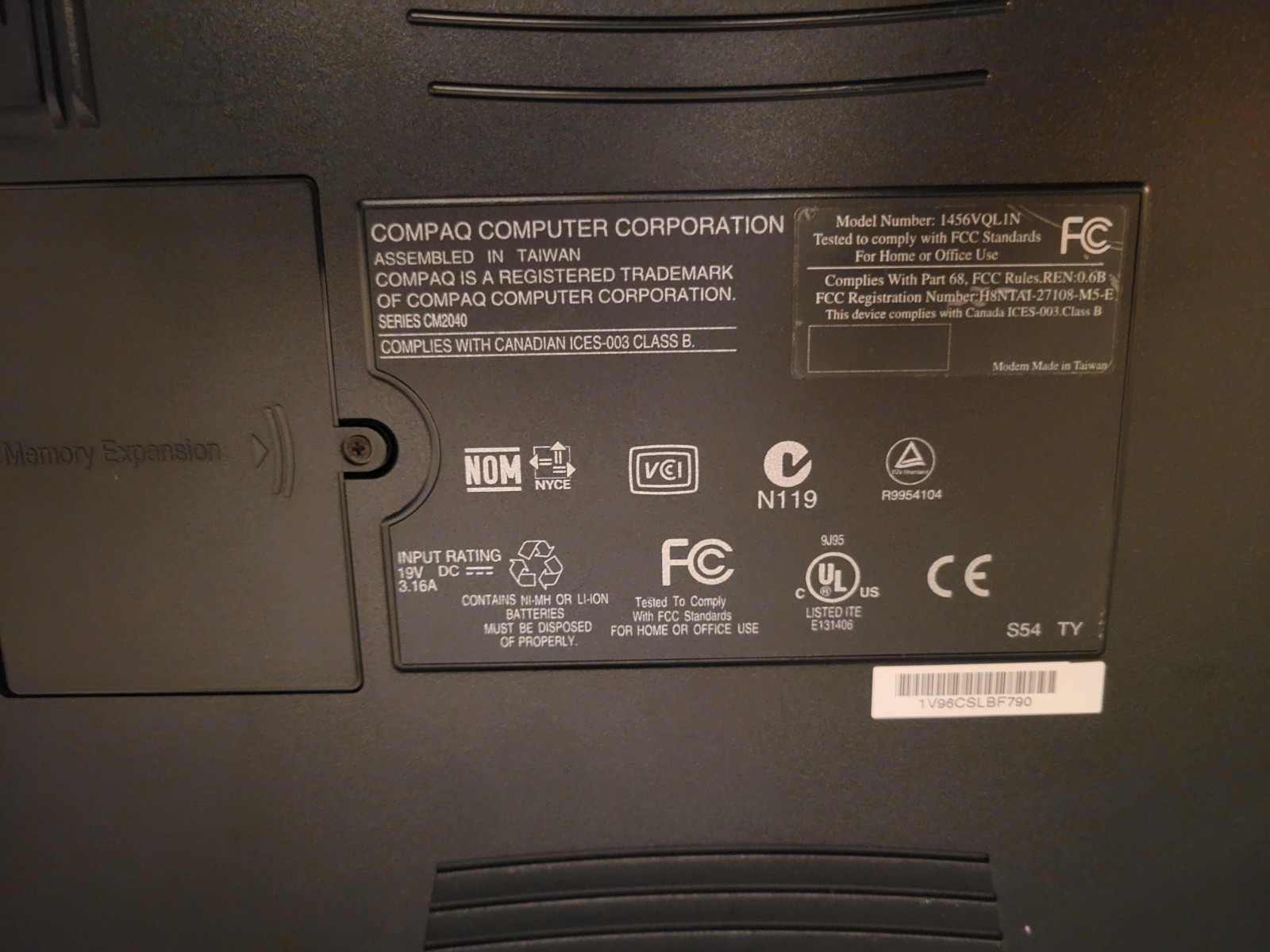 Vintage Compaq Presario 1690 Laptop