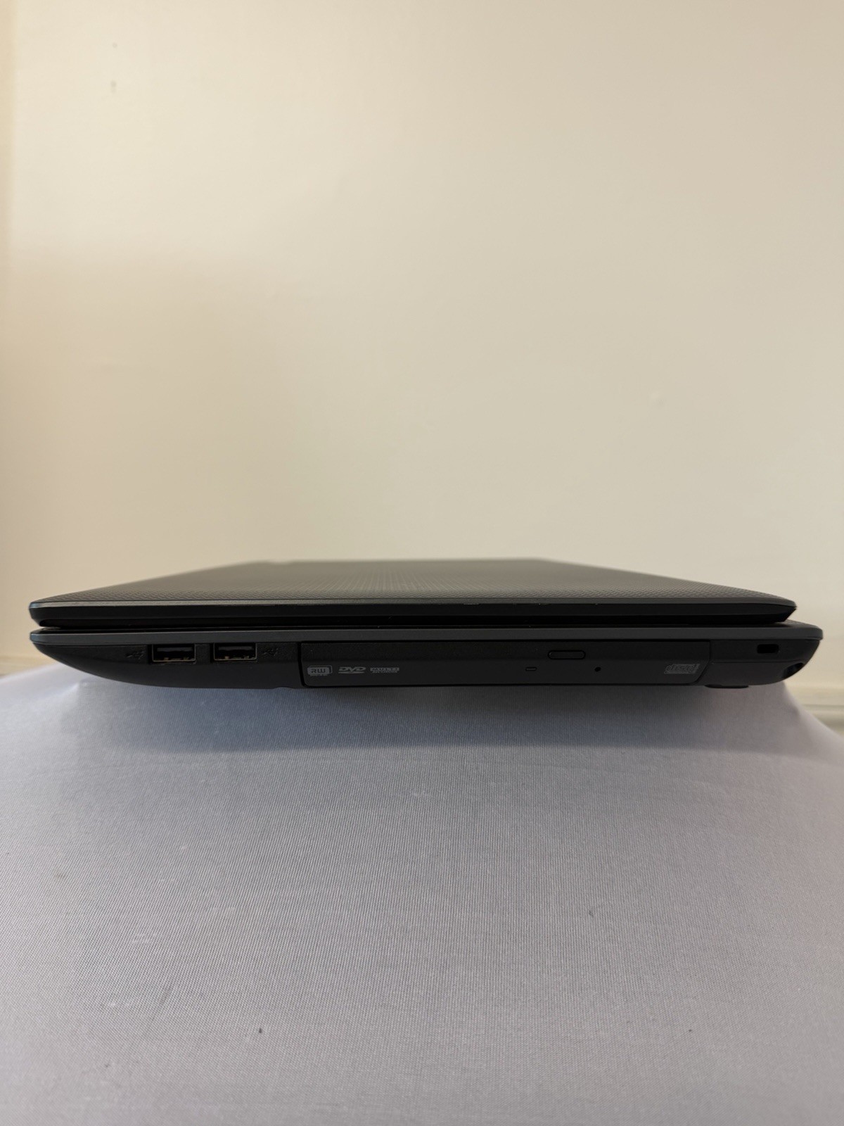 Acer Aspire 5250-0450 Laptop – Good Screen – AMD-E350 – RAM 4 GB – Read Des