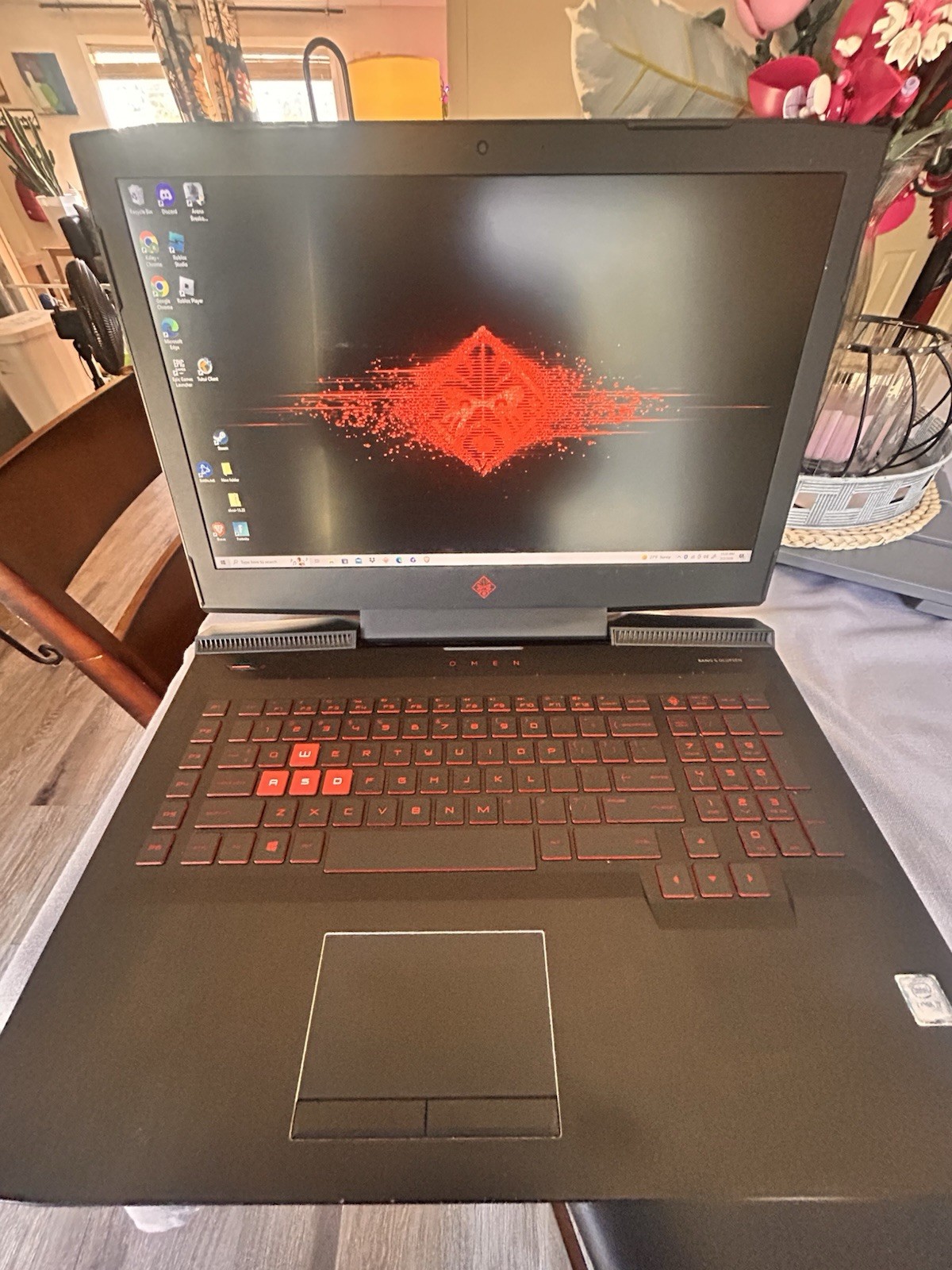 HP Omen Gaming Laptop 17.3″ Windows 10 Black Red Backlit Keyboard