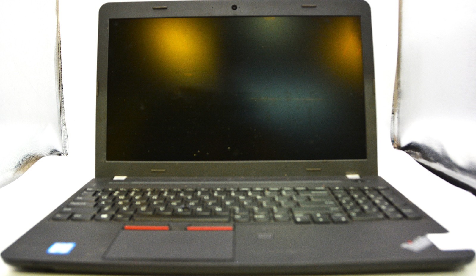 Lenovo Thinkpad E560 8GB DDR3 NO OS/NO STORAGE/NO BOOT *PARTS/REPAIR/READ*