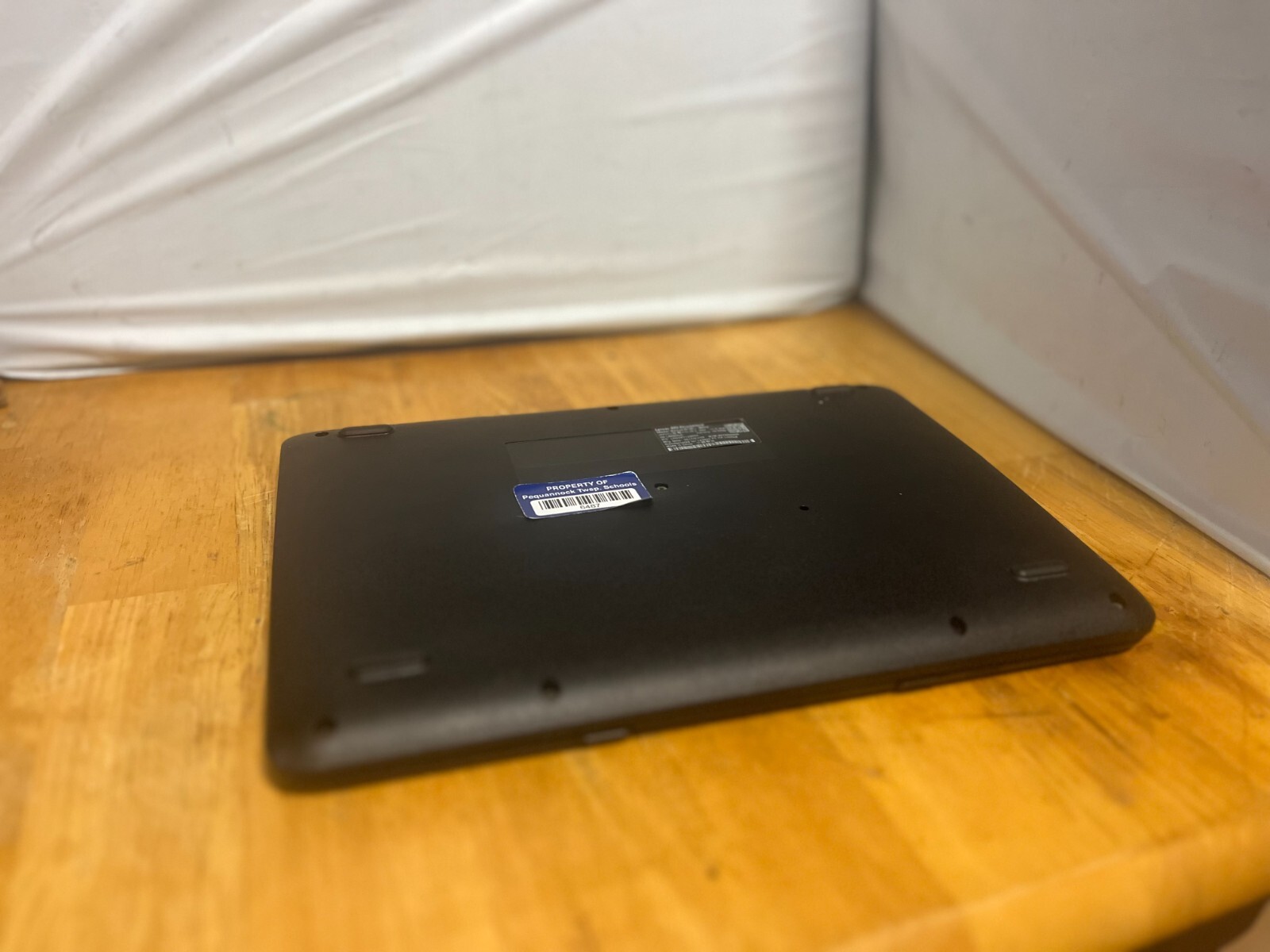 Lenovo N23 Chromebook 11.6″ (16GB eMMC, Intel Celeron N3060, 4GB RAM) Laptop…