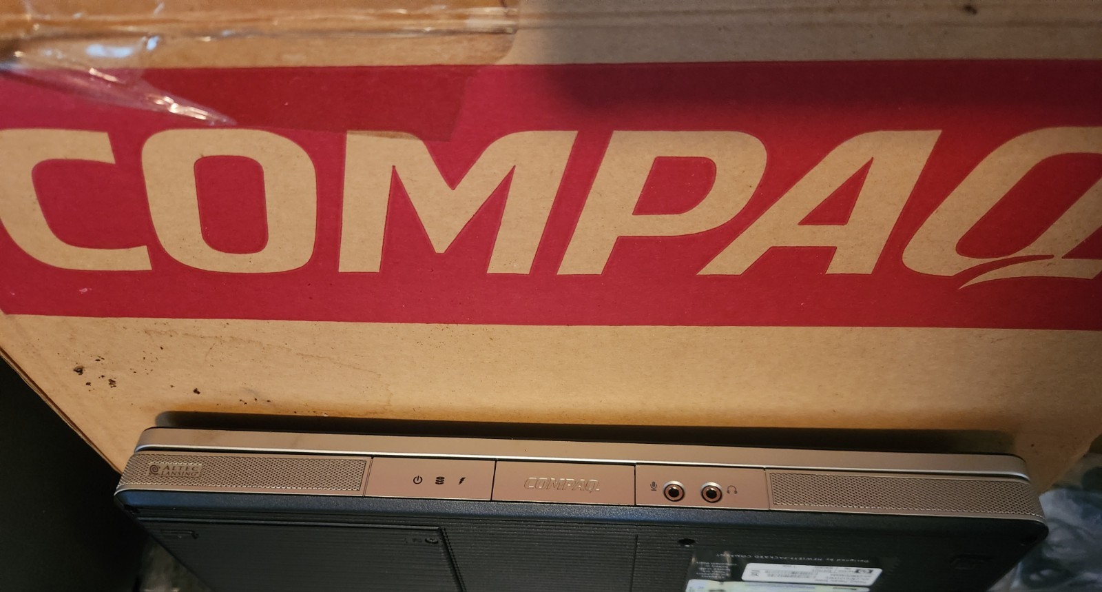 Compaq Presario V2615US Laptop With Box Free Shipping