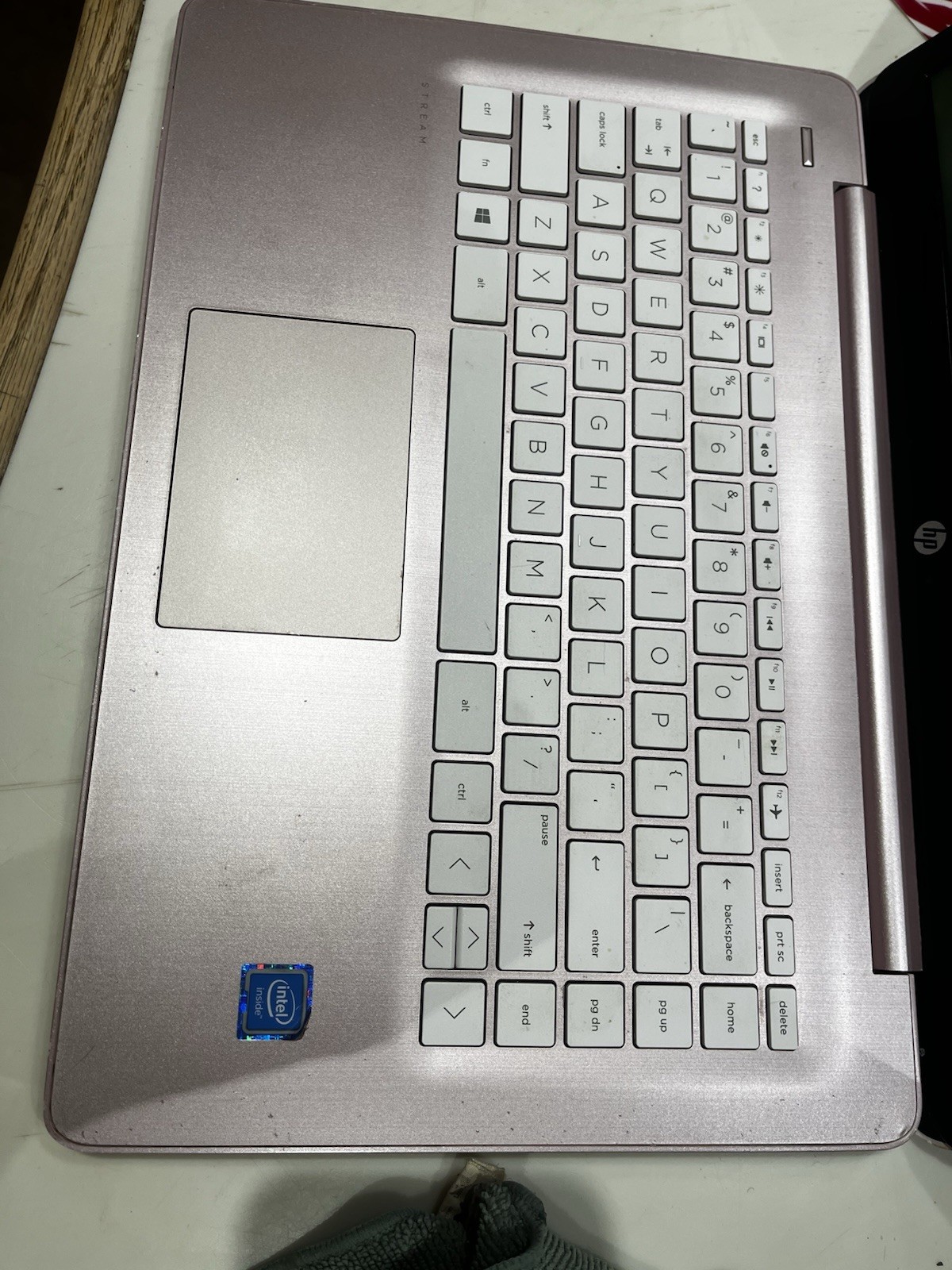 HP Stream 14 Laptop – Good Condition, Charger Included!
