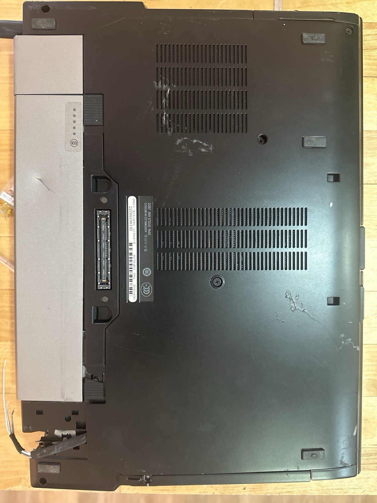 Dell Latitude E6410 Laptop Core i5 Parts/Repair Powers On No Screen No Charger