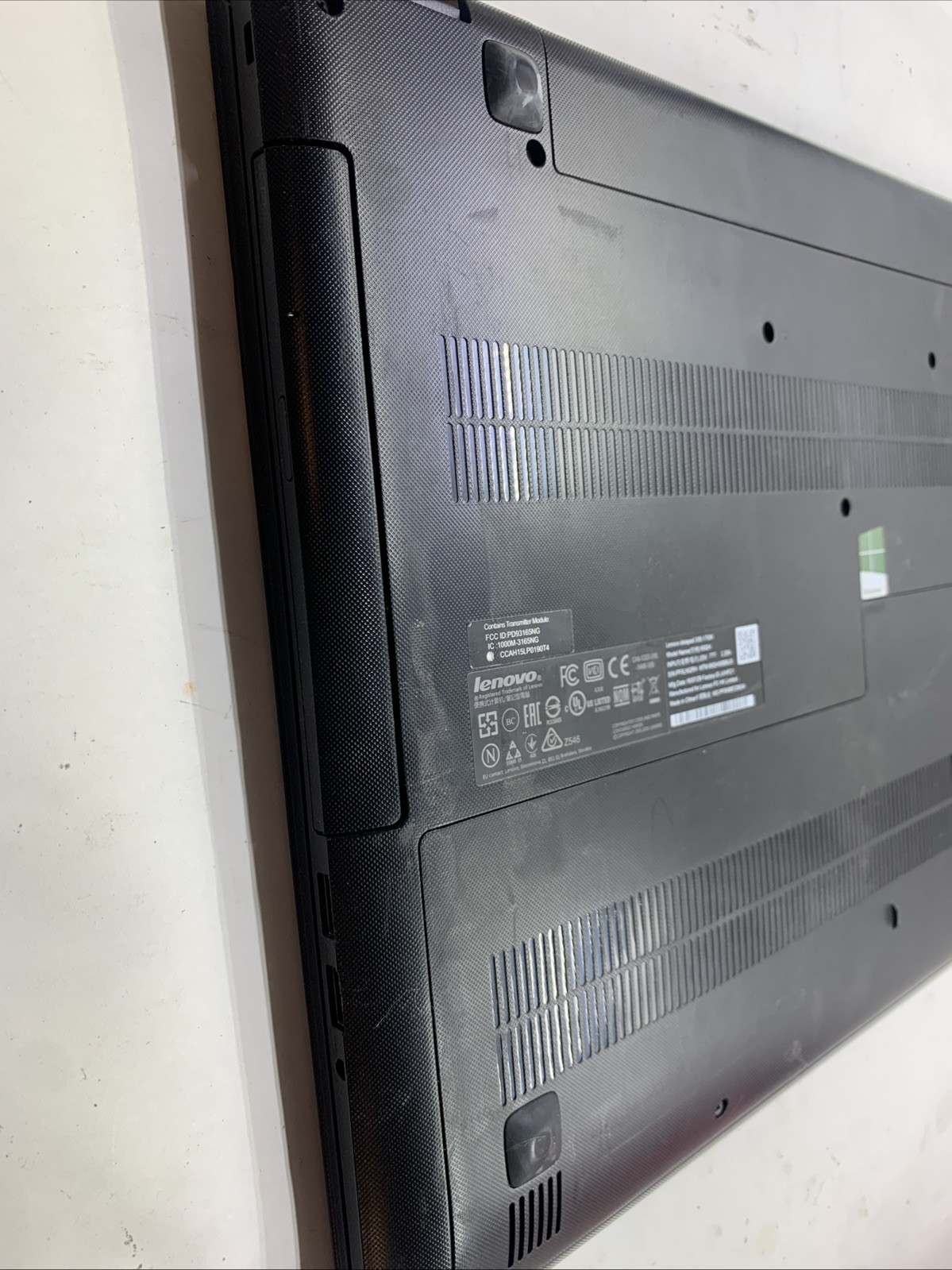 17.3″ LENOVO IDEAPAD 300 CORE i5-6200U@2.3GHz 1TB HDD 8GB RAM Win11