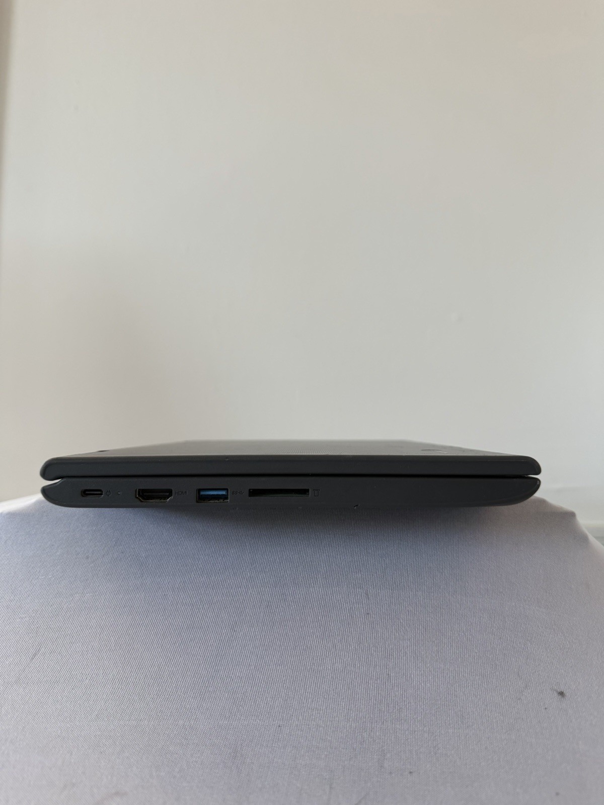 Lenovo Chromebook 300e Gen 2 Laptop – Good Screen – MediaTek – Read Des