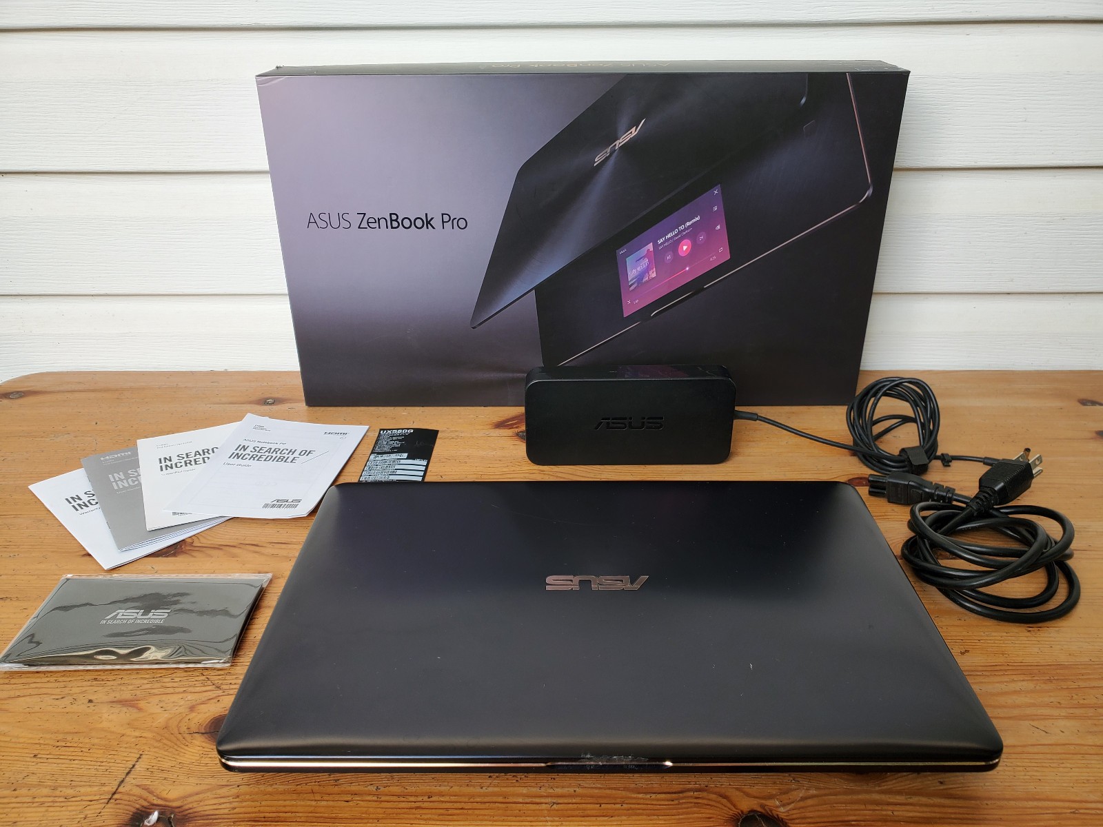 Asus ZenBook Pro 15 UX580GE XB74T UHD 4K Touch i9-8950 16GB 2TB SSD GTX 1050 Ti