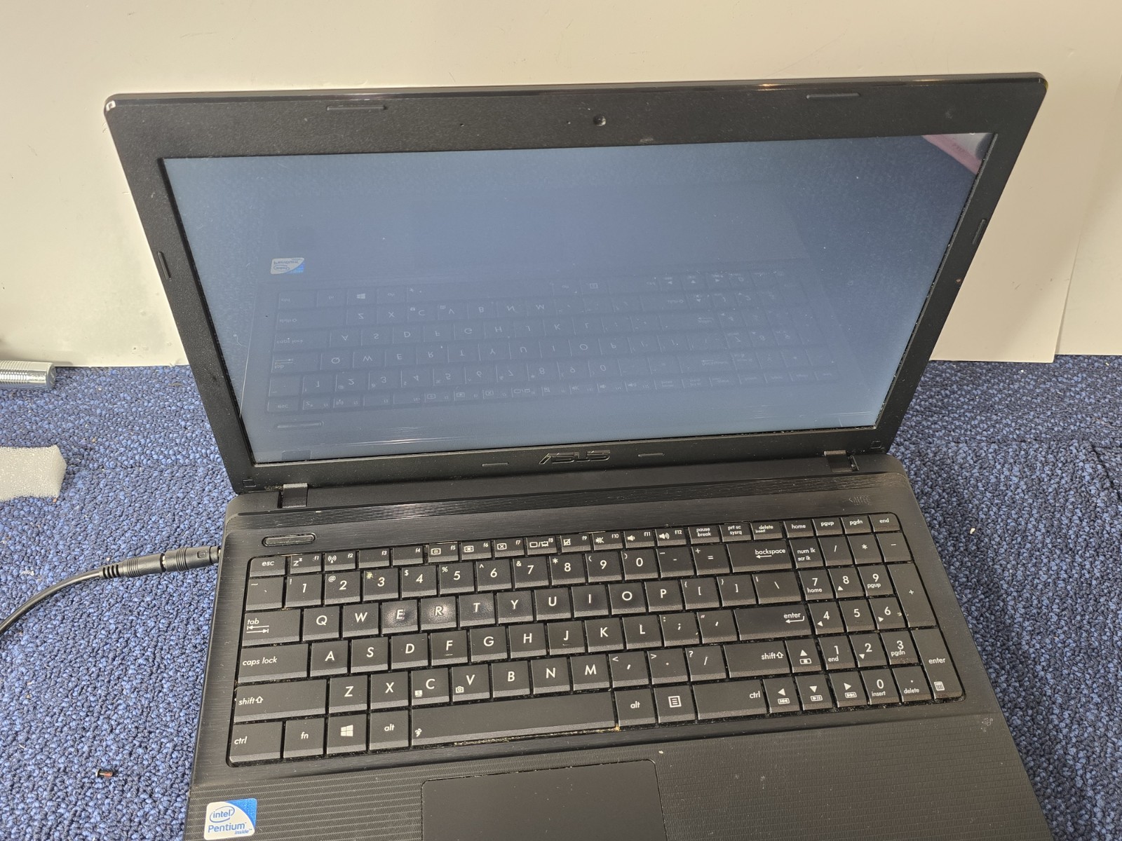 Asus X55A Series Laptop Notebook PC Black For Parts / Repair | No HHD