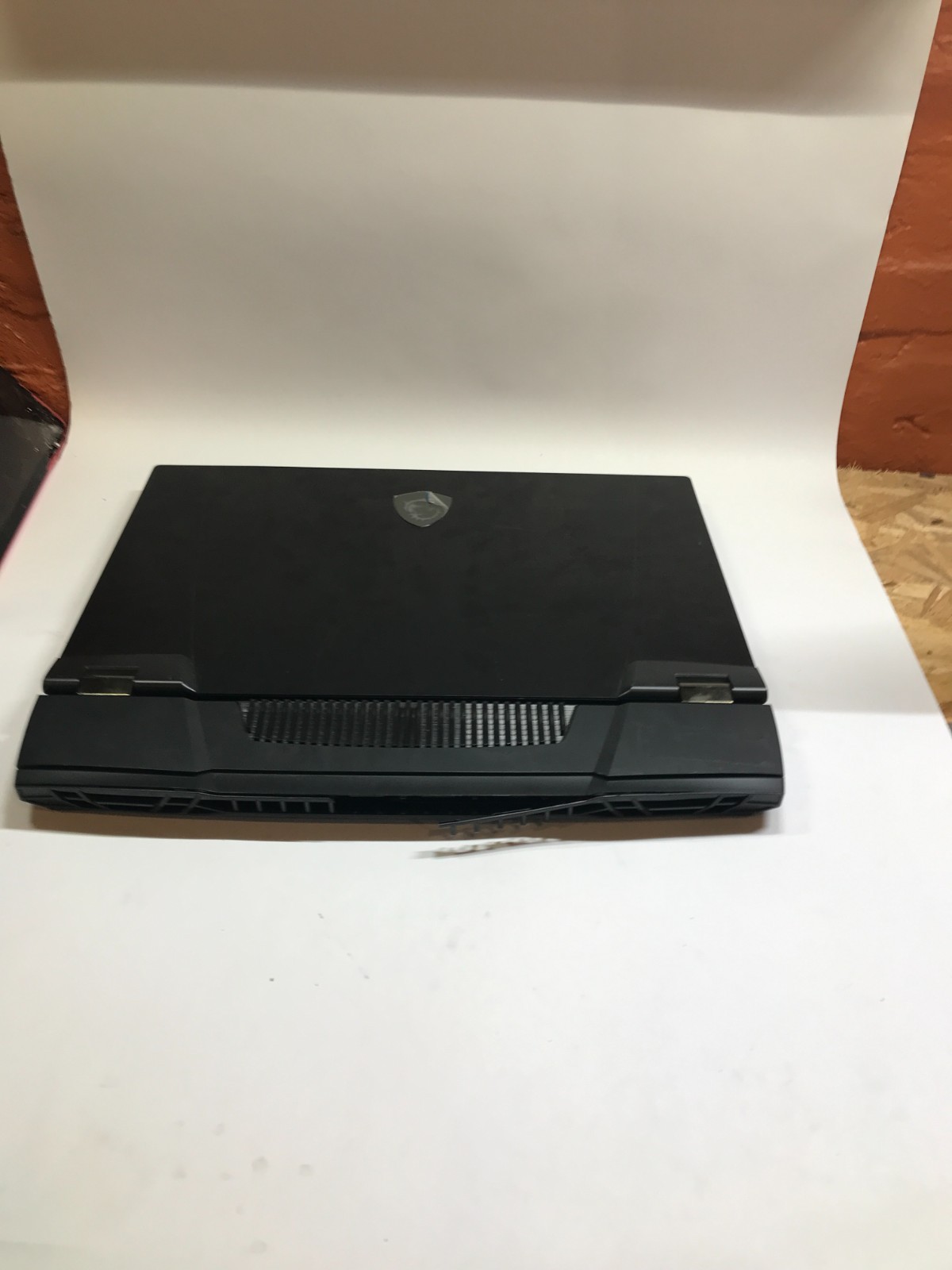MSI Titan GT77HX 13VI-028US 17″ 4K Intel i9-13980HX 8GB RAM NO SSD/OS RTX 4090