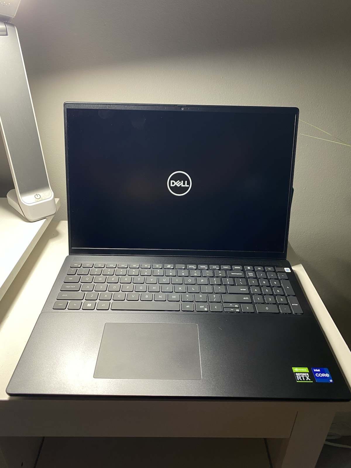Dell Vostro 7620 16″ i7-12700H 16GB RAM GeForce RTX 3050 Windows 11 PRO Laptop