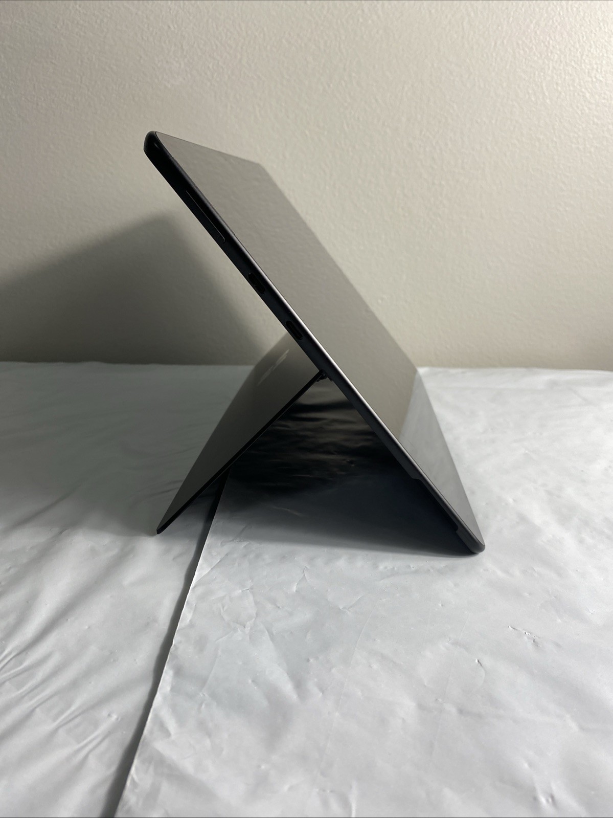 Microsoft Surface Pro X 1876 13″ SQ1 8GB RAM 128GB SSD – No Box – No Cable