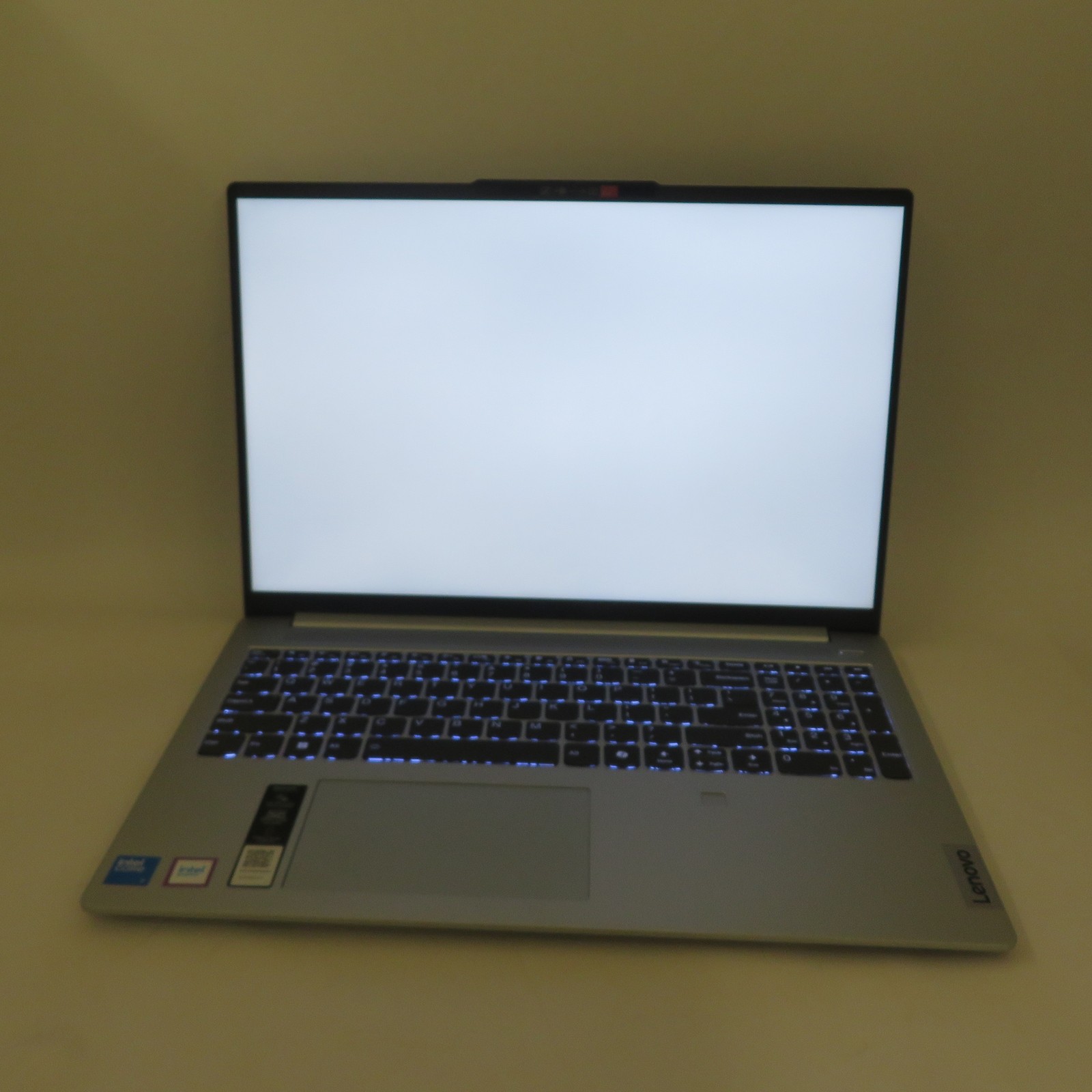Lenovo IdeaPad Slim 5 16IRU9 CORE 7 150U 1.8GHz 8GB RAM 512GB Windows 11