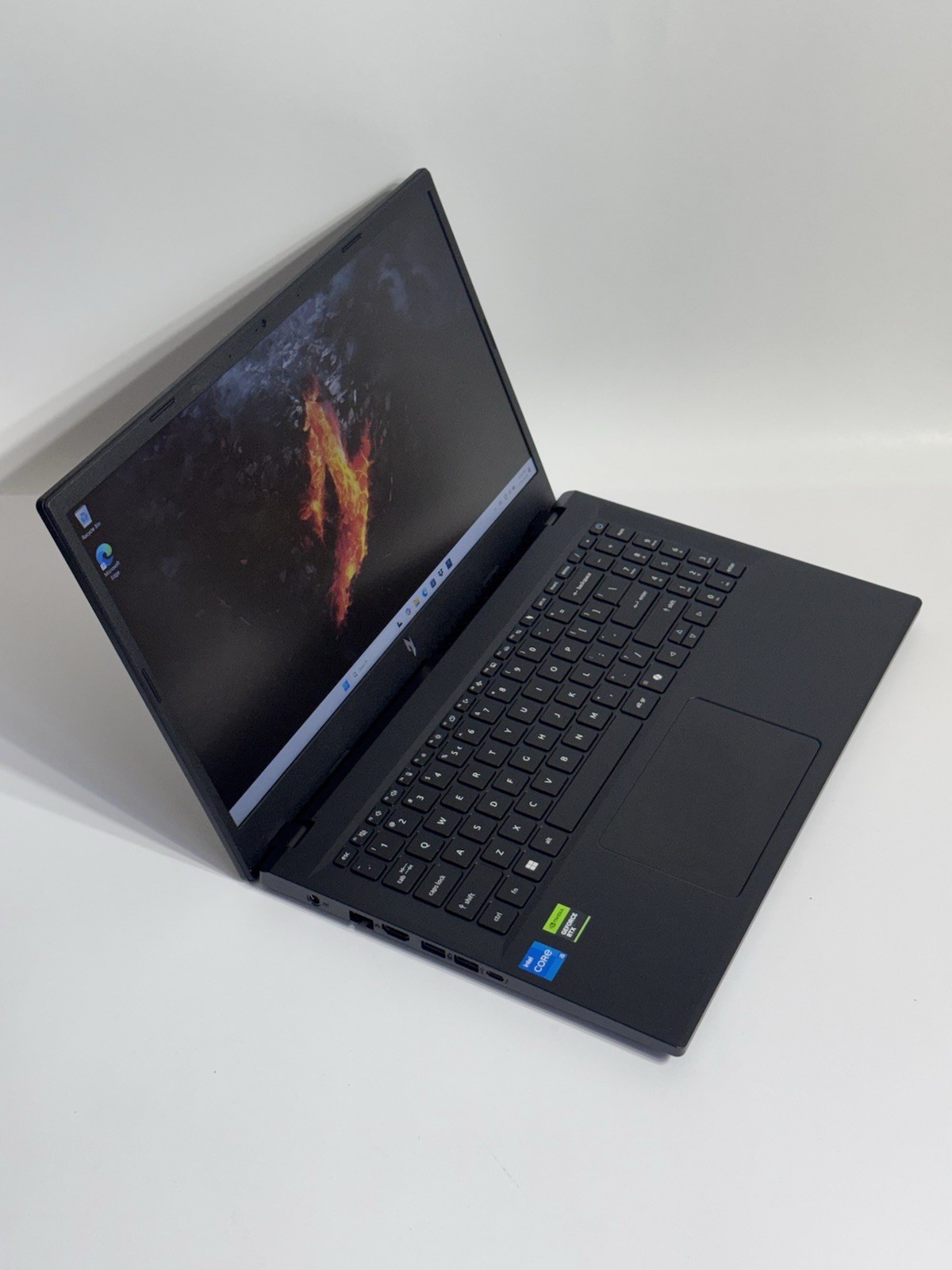Acer Nitro V 15 ANV15-52 15.6″ 144Hz i5-13420H 2.1GHz 32GB DDR5 512GB RTX 4050