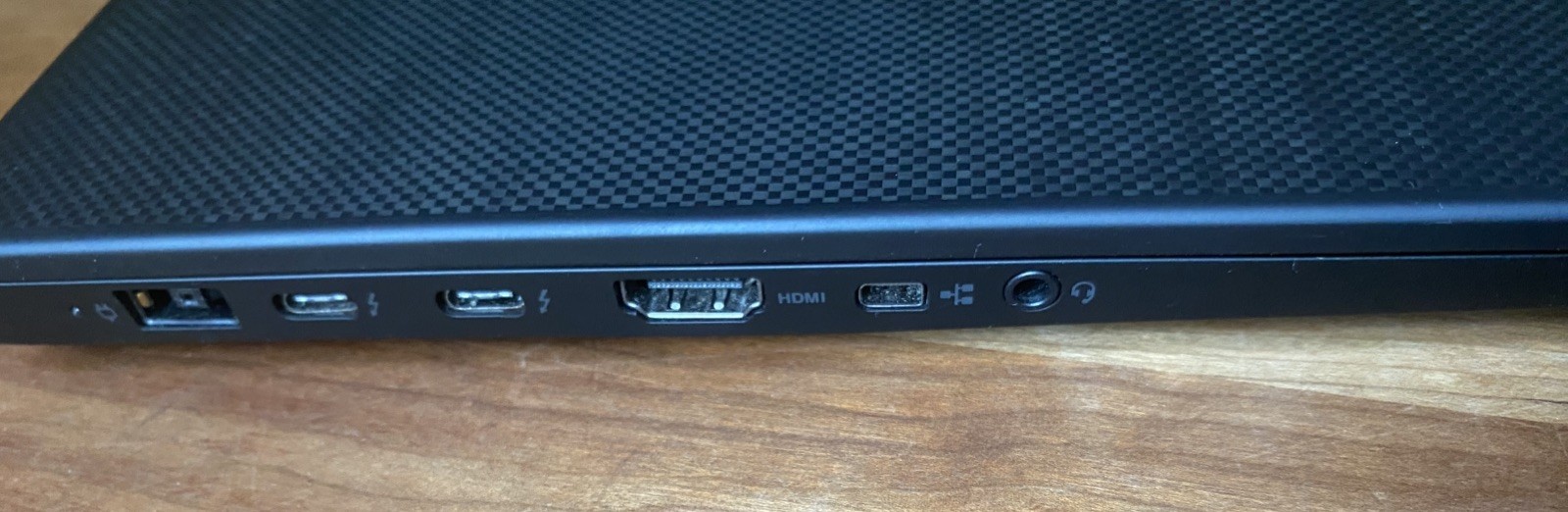 Lenovo ThinkPad P1 Gen2 4K 15.6″ Matte i7-9750H 32GB RAM 1TB NVMe + OEM Charger