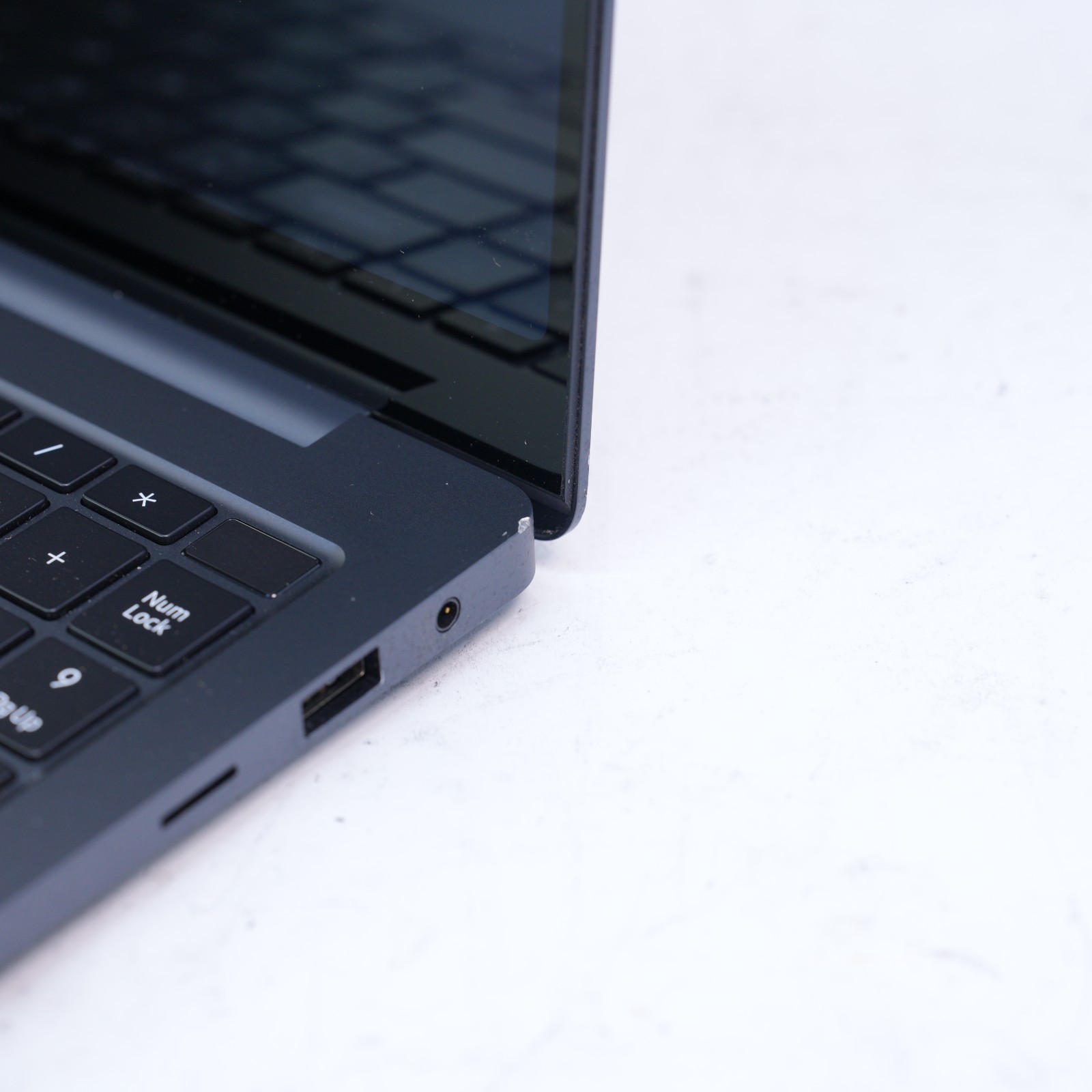 Samsung Galaxy Book3 Ultra 16″ 3K i7-13700H | 16GB | 1TB SSD | RTX4050 T12-C8