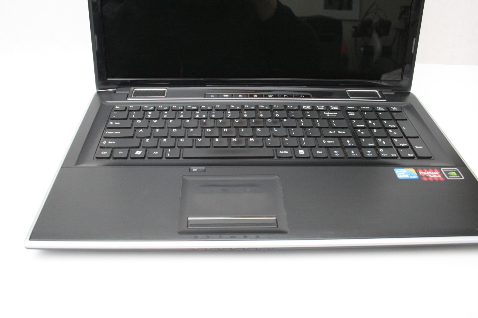 PlaidBook by DakTech FX720/720DX 17.4in iLaptop i7-2620M 8GB RAM 128GB SSD